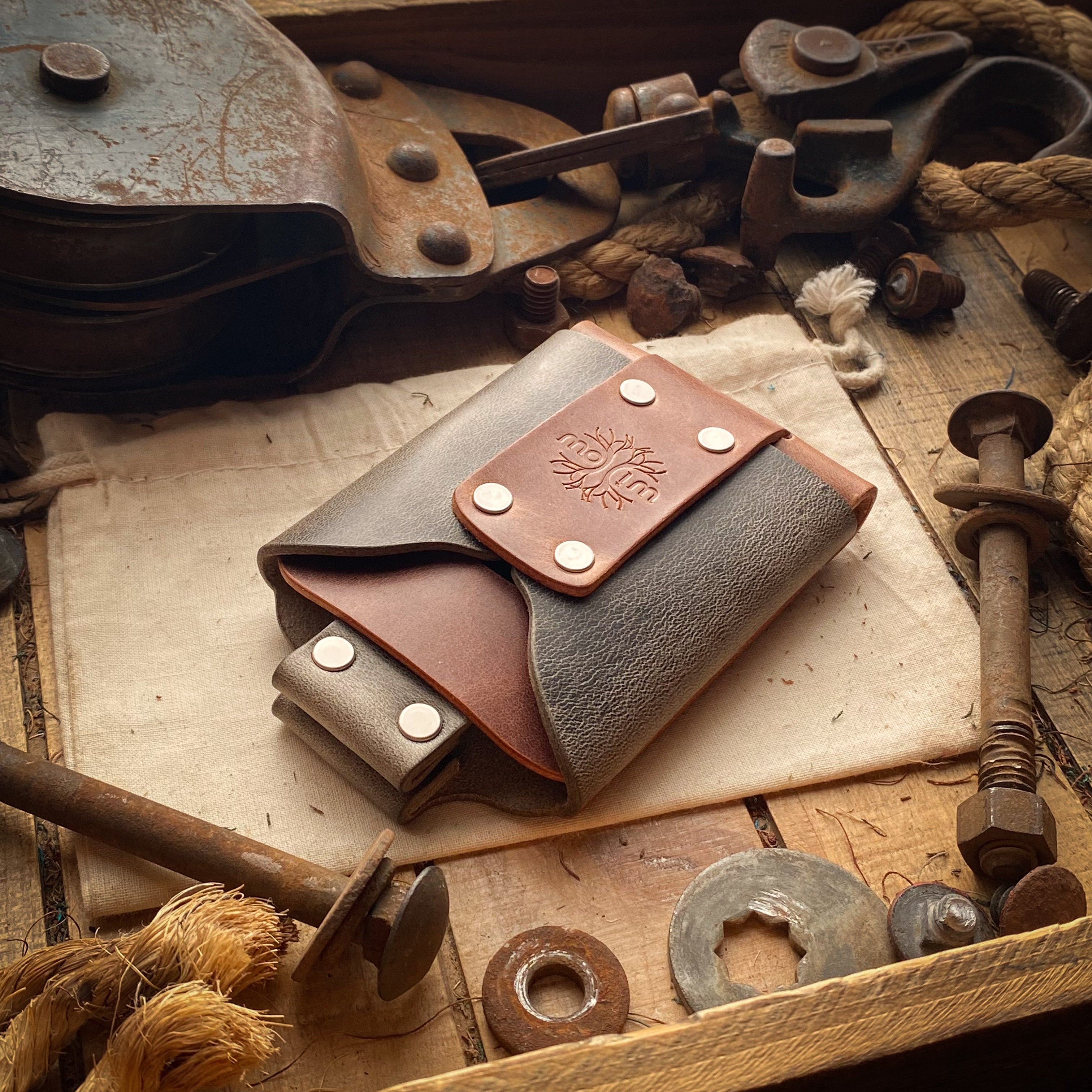 Best Minimalist Wallet in Distressed Leather with rear quick access