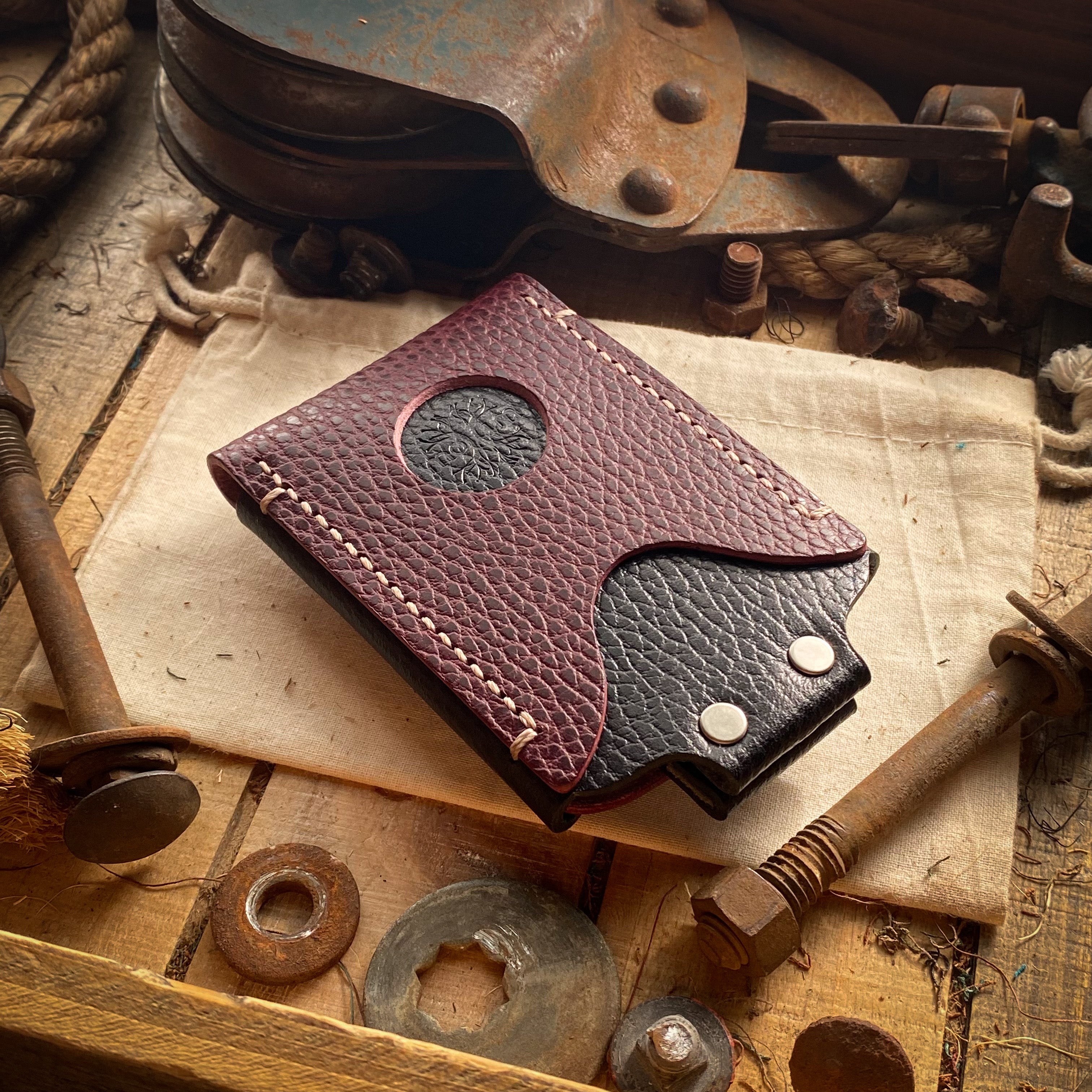 Best Slim Minimalist Wallet in Bordeaux and Black Dollaro Main