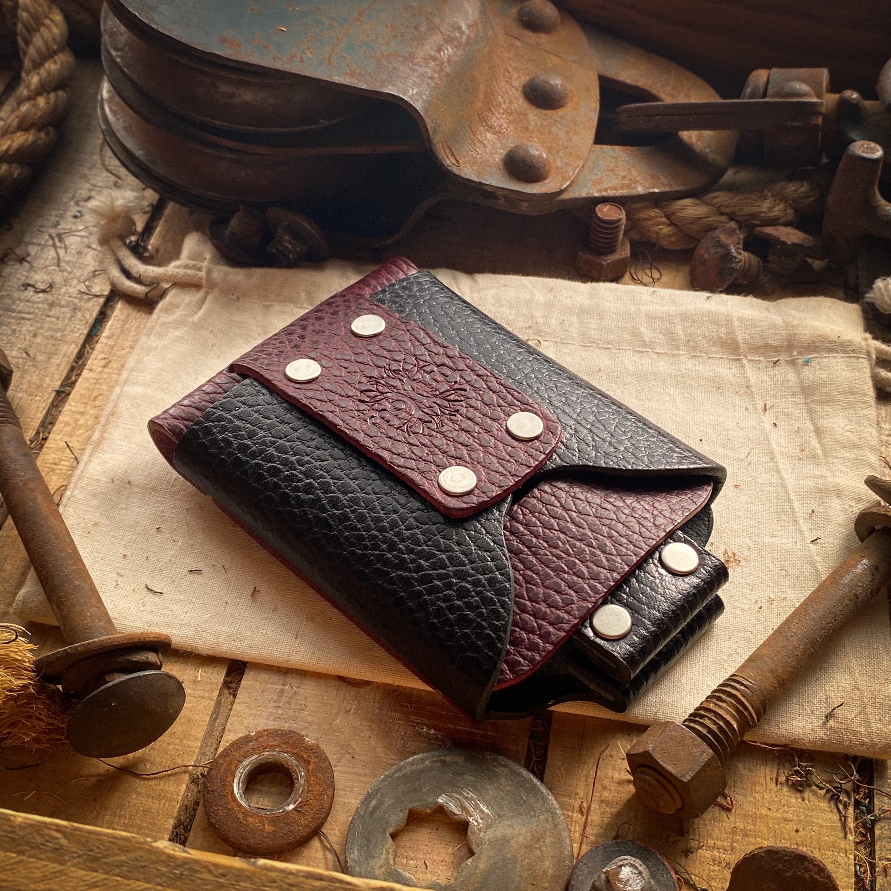 Best Slim Minimalist Wallet in Bordeaux and Black Dollaro Rear Quick Access