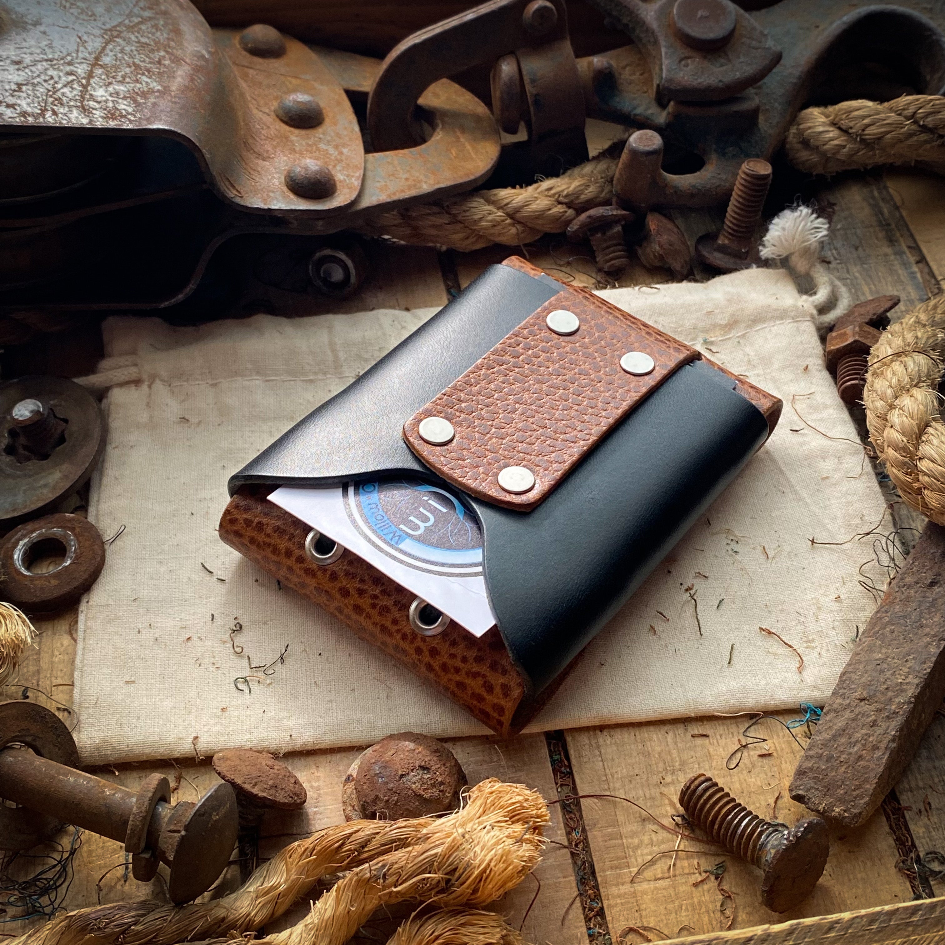 Best Slim Minimalist Wallet with Quick Access