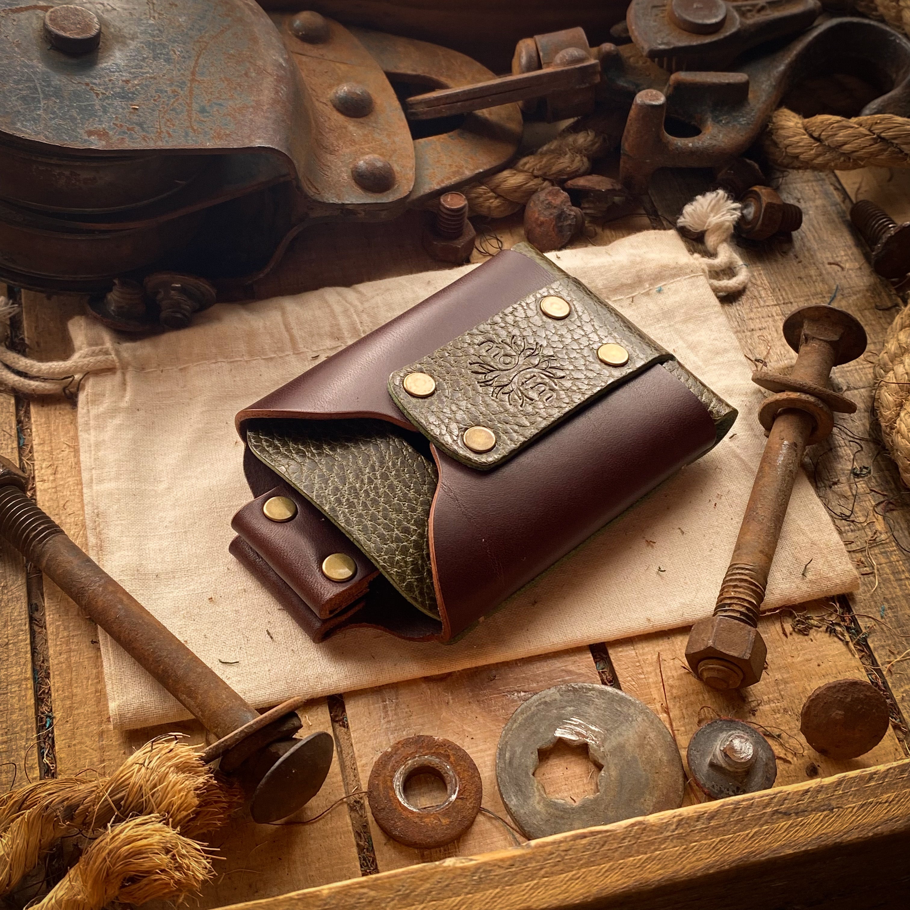 Best Slim Minimalist Wallets - Original Knocks in Green Leather with rear quick access