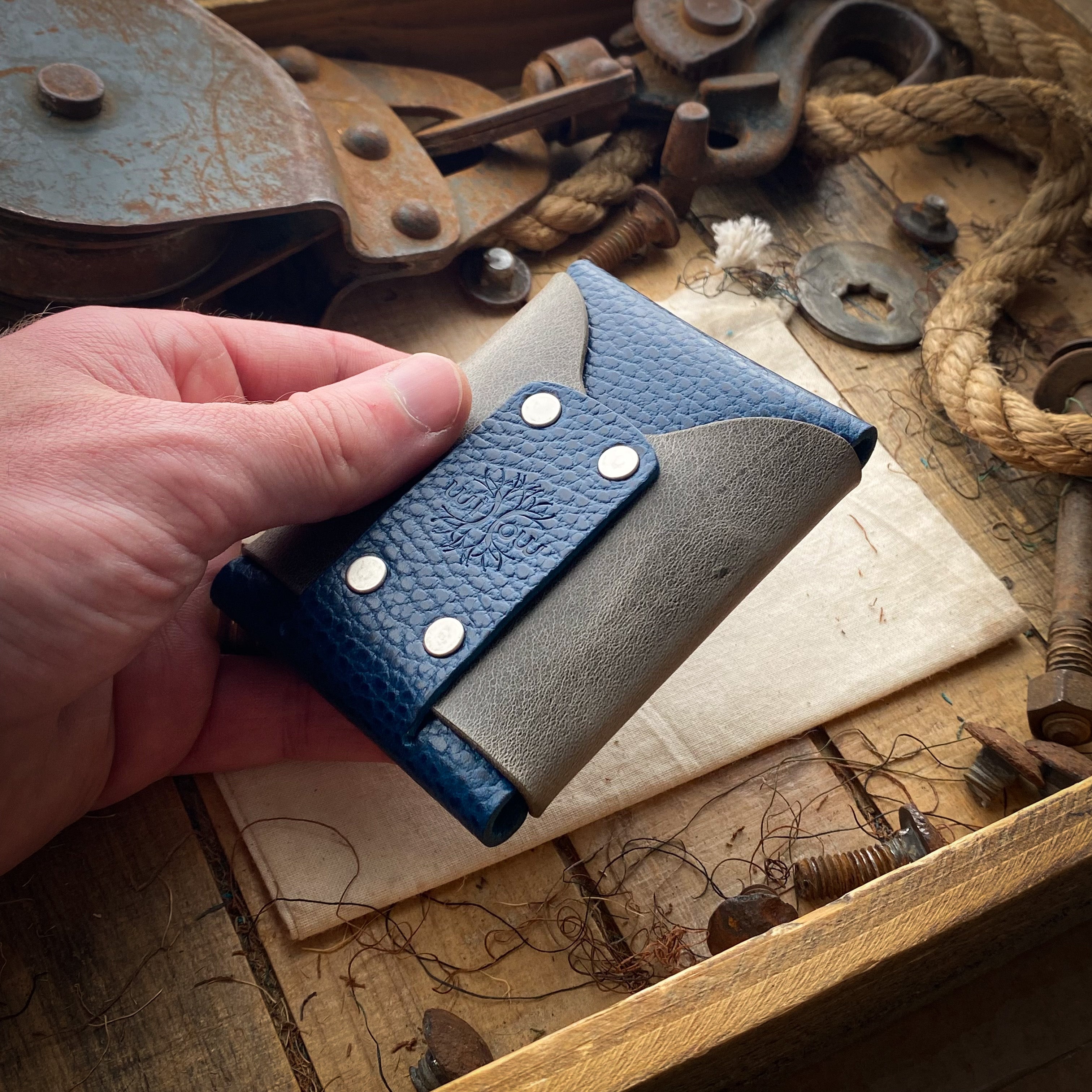 Best Slim Wallets Wask Minimalist Original Blue Dollaro and Charcoal Front