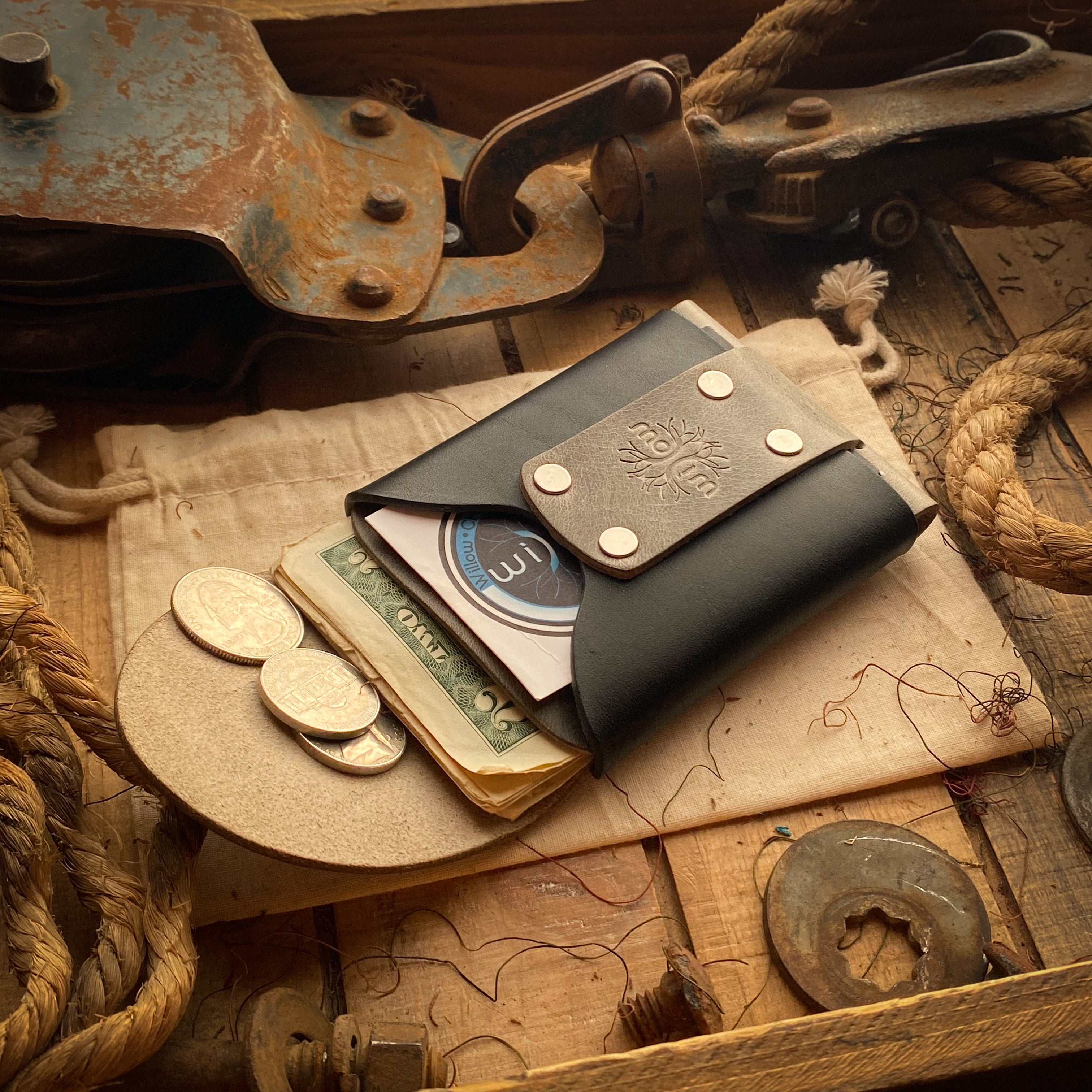 Cool Mens Wallet Wask Minimalist Original Charcoal and Black Front Inside
