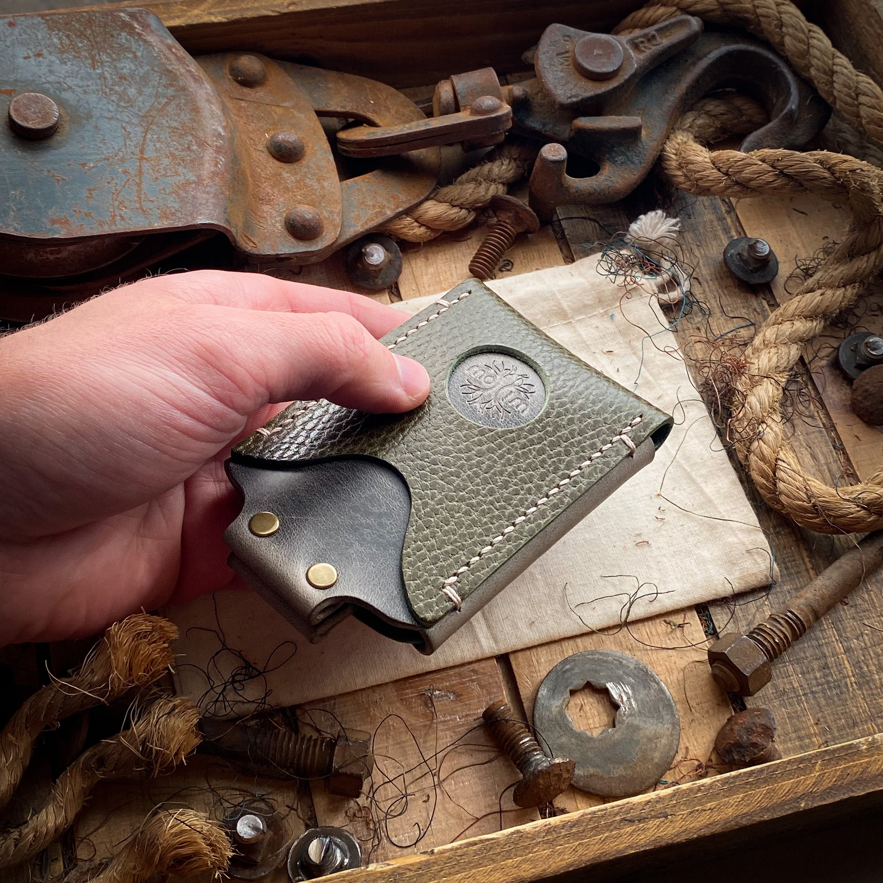 Handmade Leather Wallet with Airtag Pocket