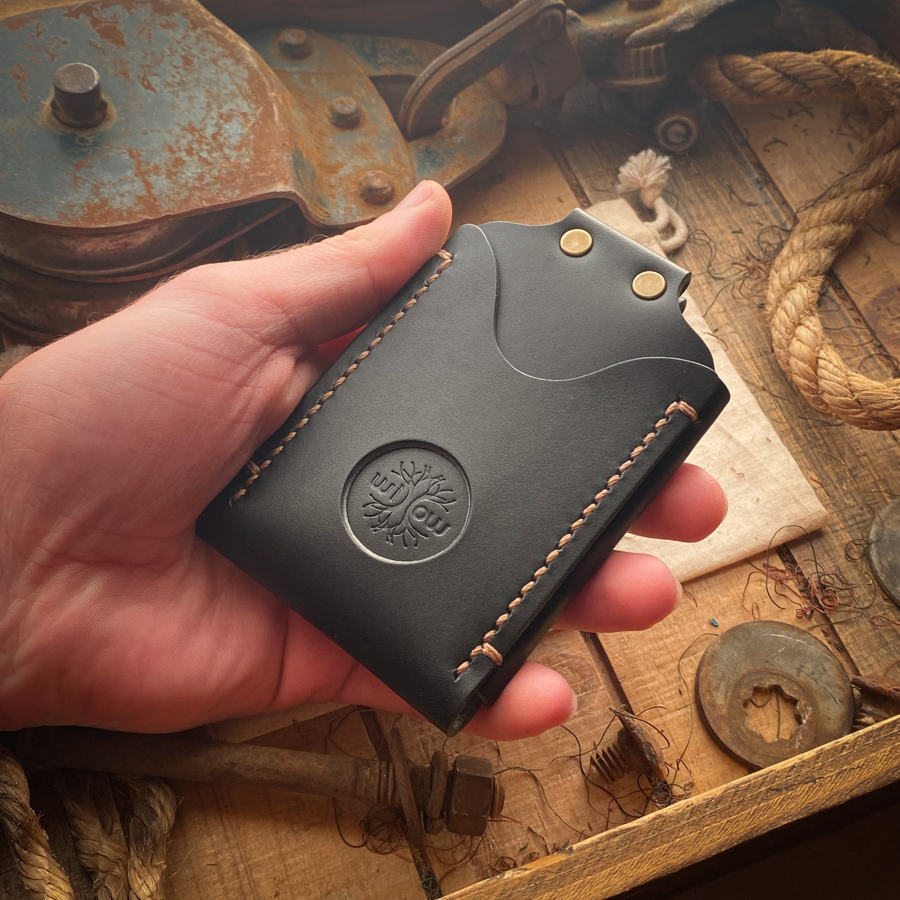 Mens Black Leather Wallet with Airtag 
