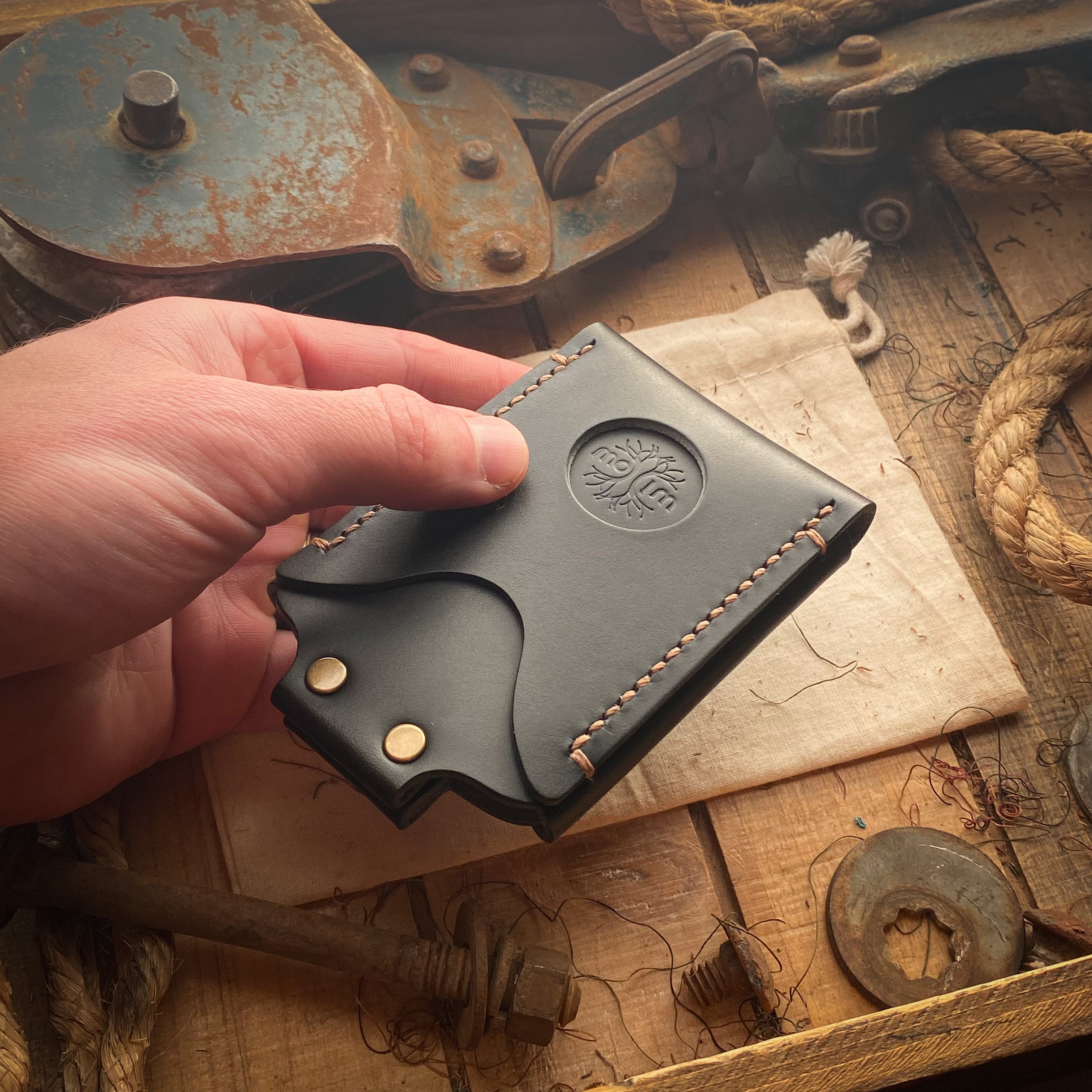 Mens Black Leather Wallet with Airtag 