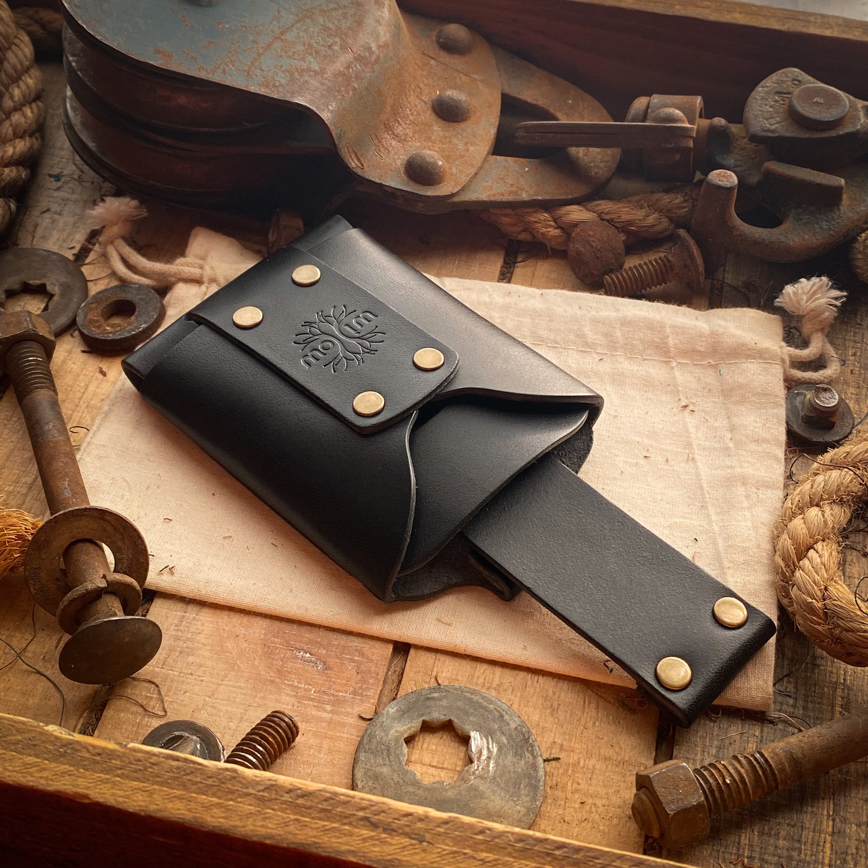 Mens Black Leather Wallet with Pull Tab for Cards