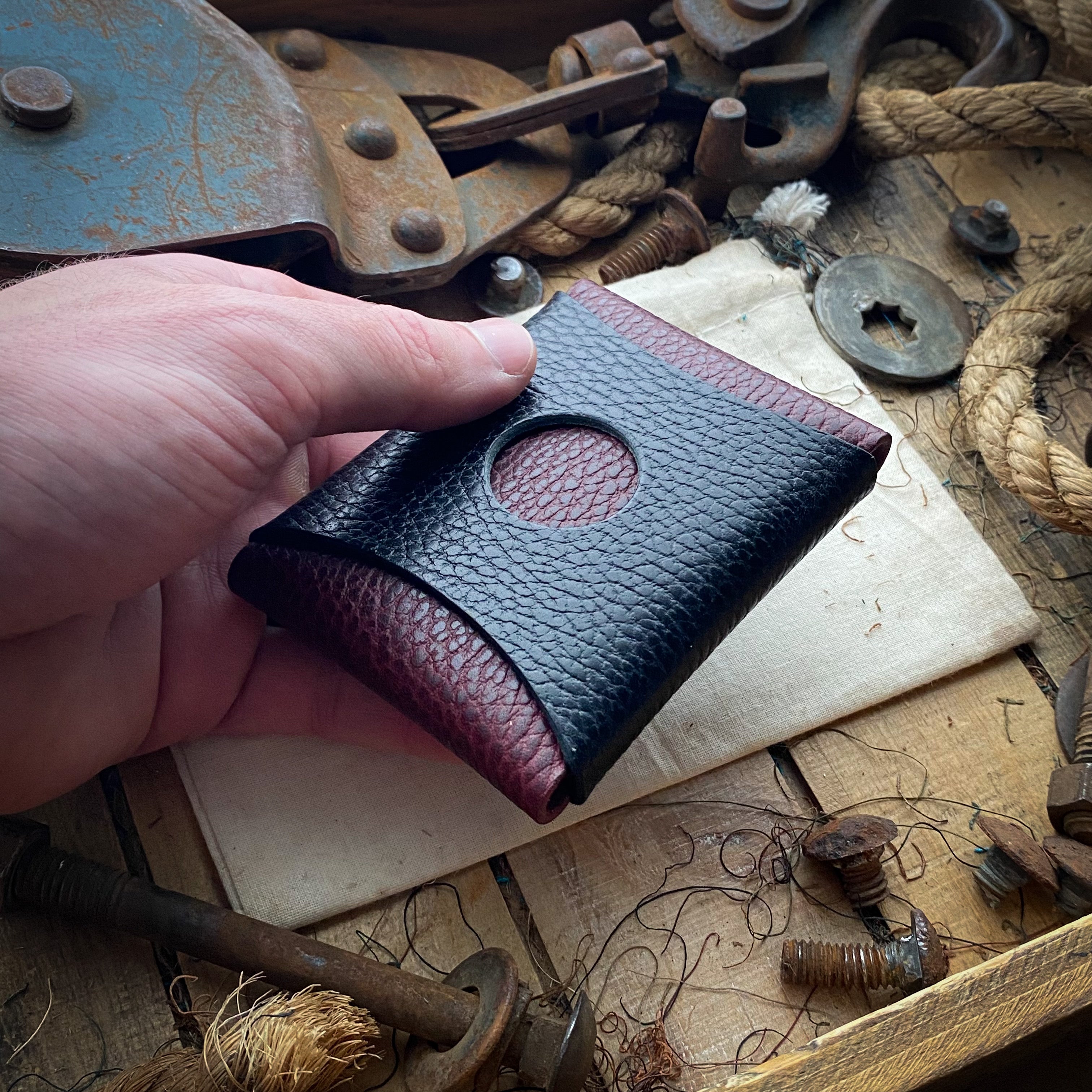 Mens Slim Card Wallet Wask minimalist original Bordeaux and Black Dollaro Airtag