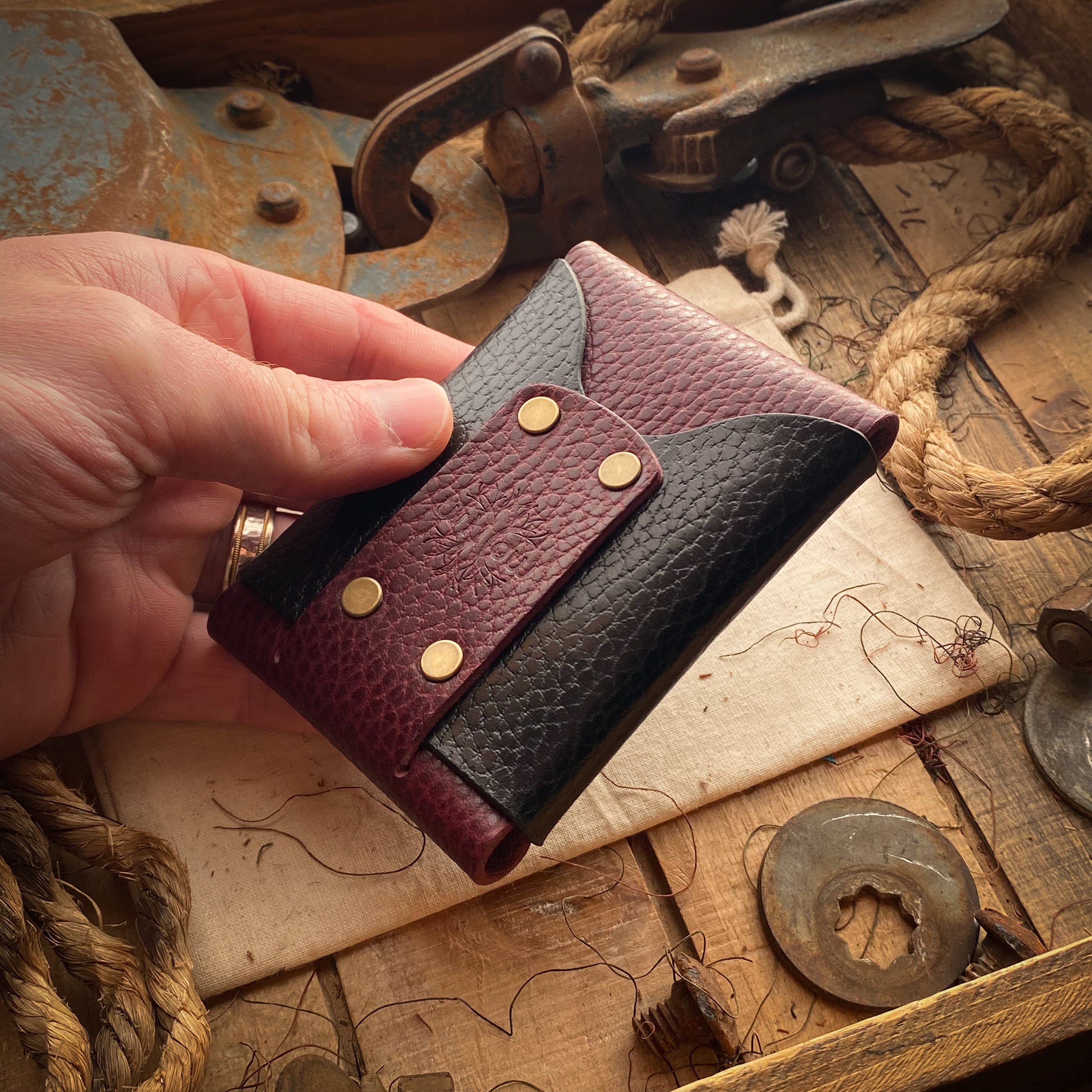 Mens Slim Card Wallet Wask minimalist original Bordeaux and Black Dollaro Front
