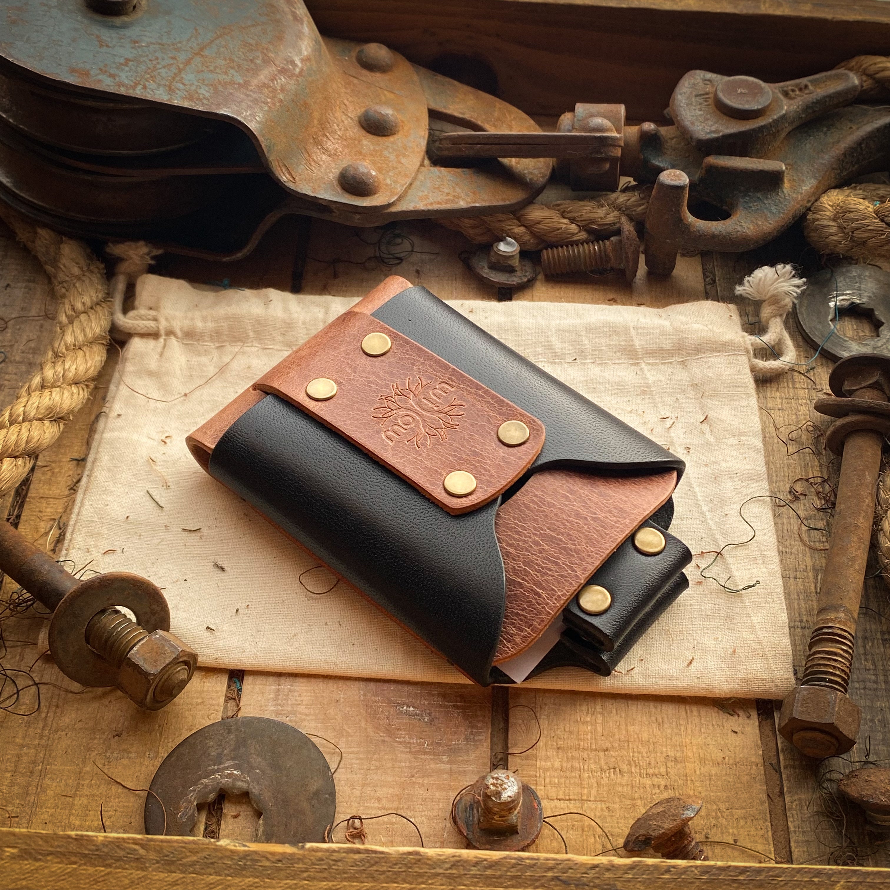 Mens Slim Wallet in Sierra and Black Knocks Wallet Rear Quick Access