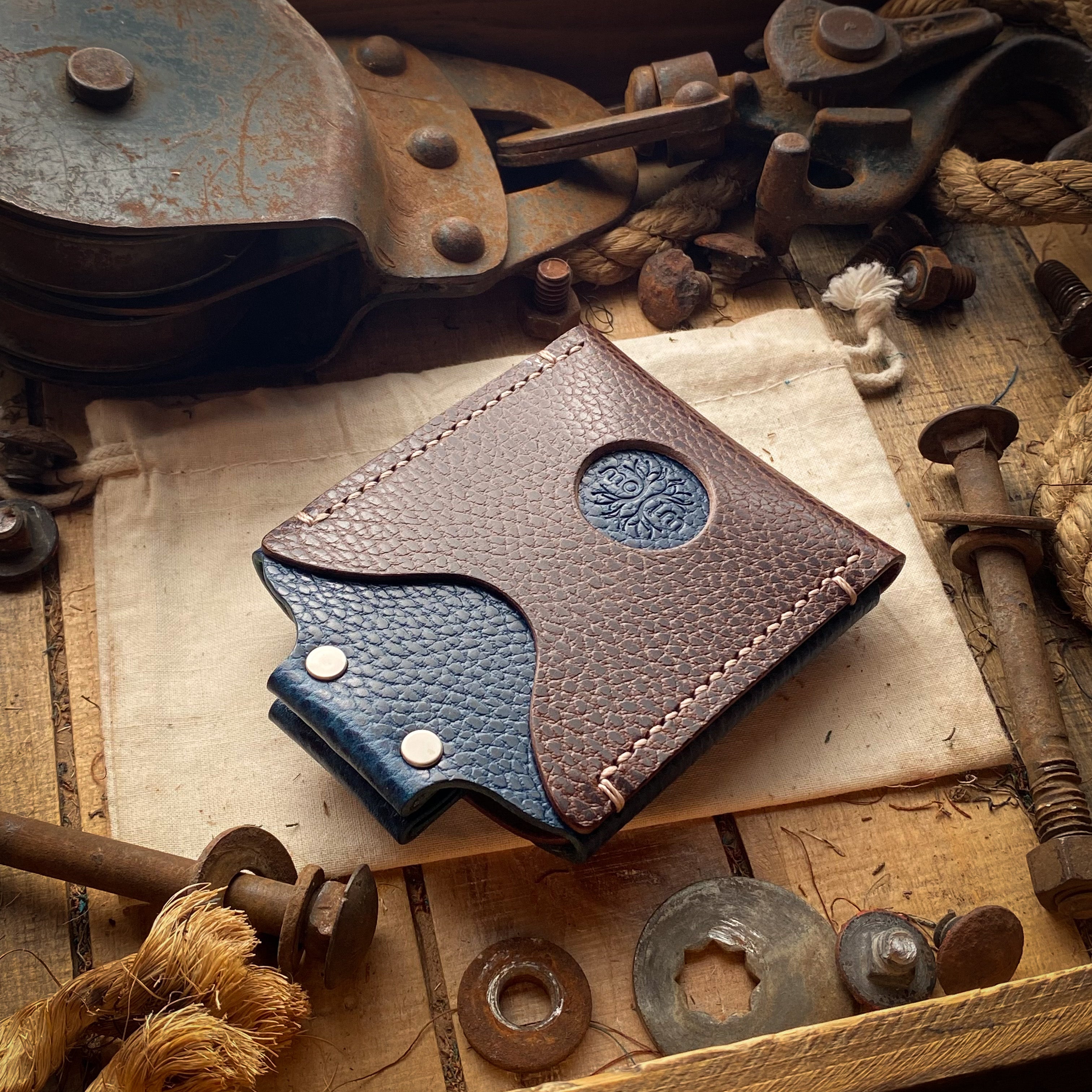 Mens Tough Leather Wallet with Airtag Holder
