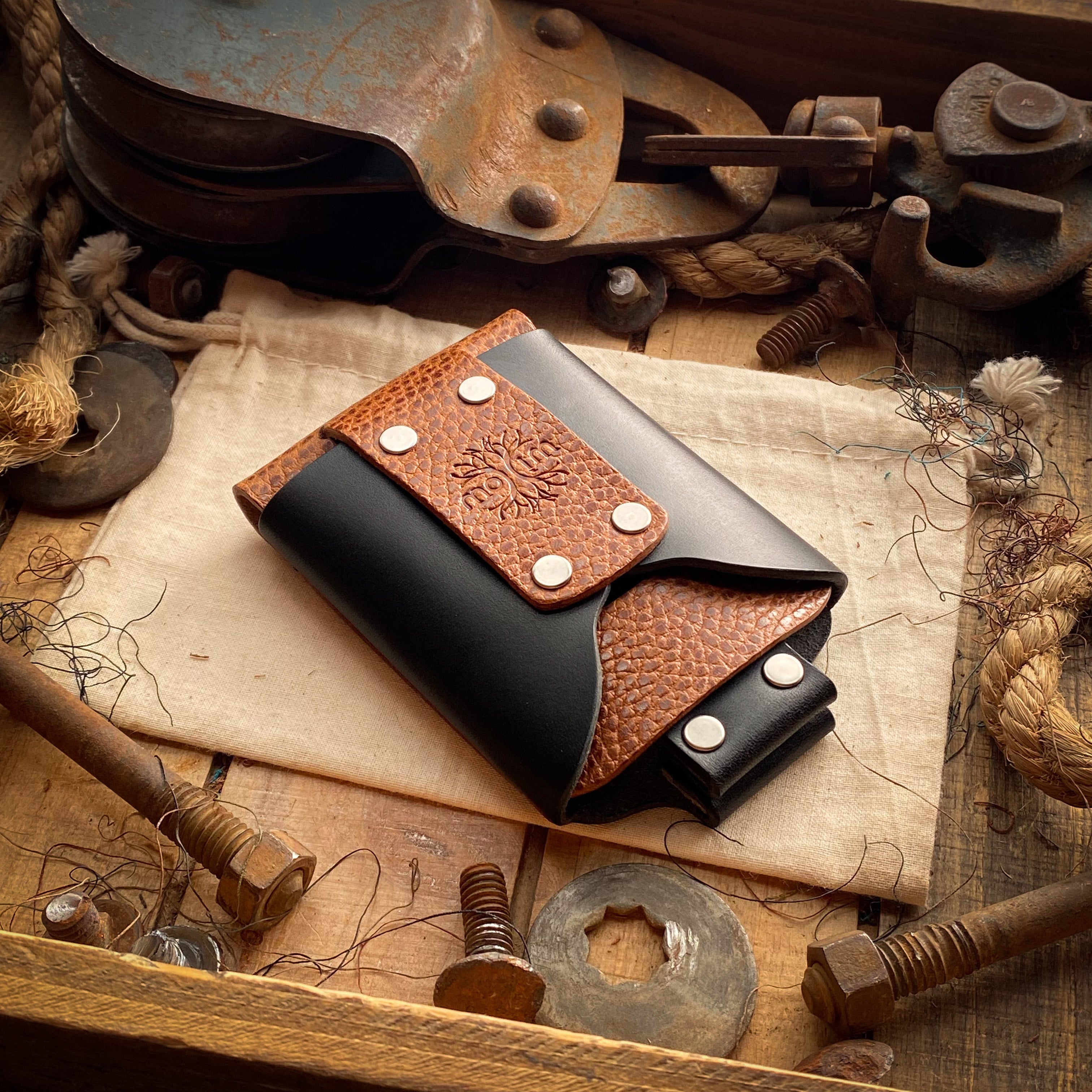 Minimalist Wallet in Hand Rear Quick Access Pocket