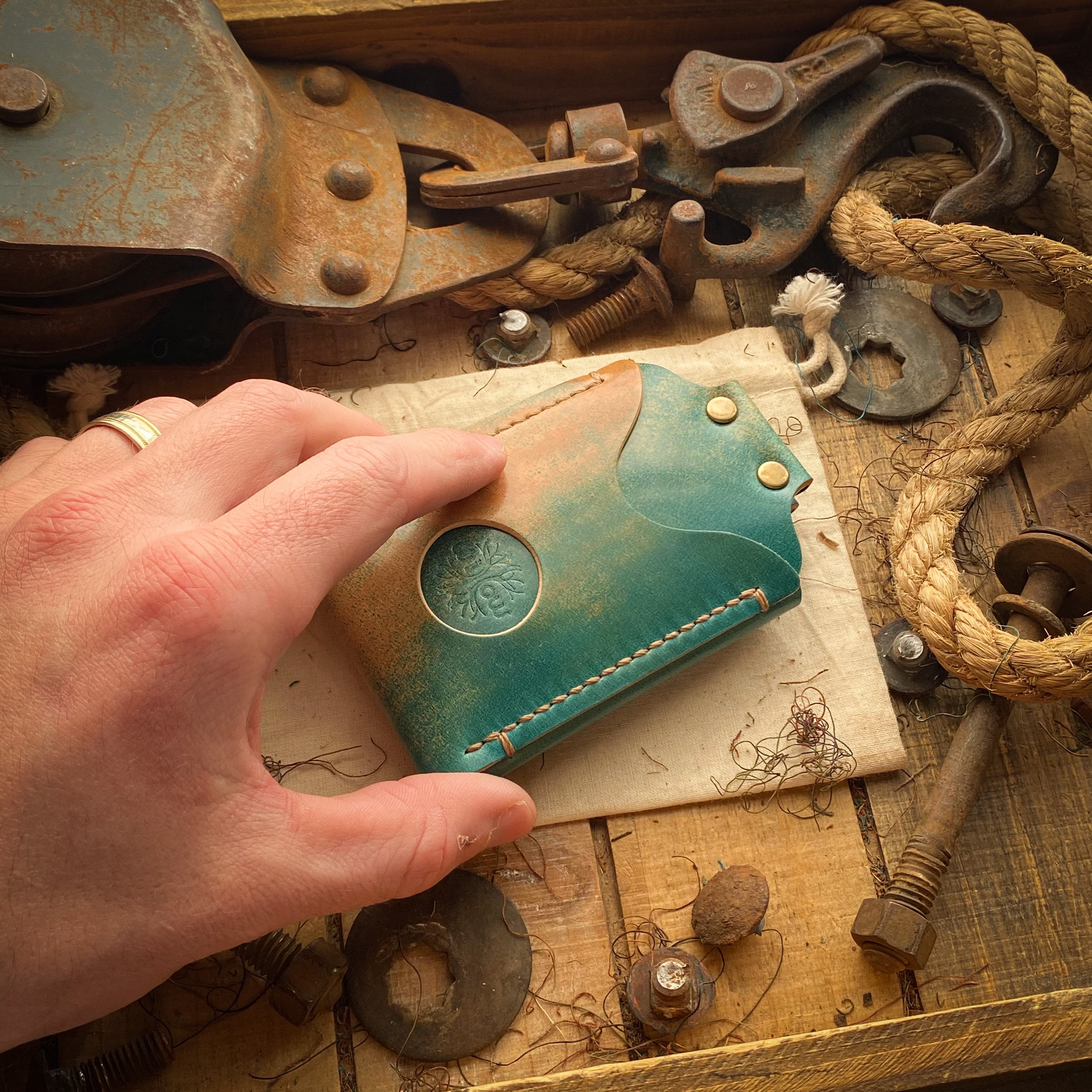 Shell Cordovan Minimalist Wallet Knocks Wallet - Turquoise 