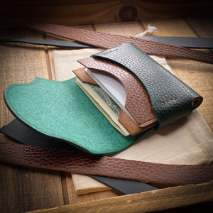 Unique Leather Wallet Opus Minimalist in green and Whiskey dollaro