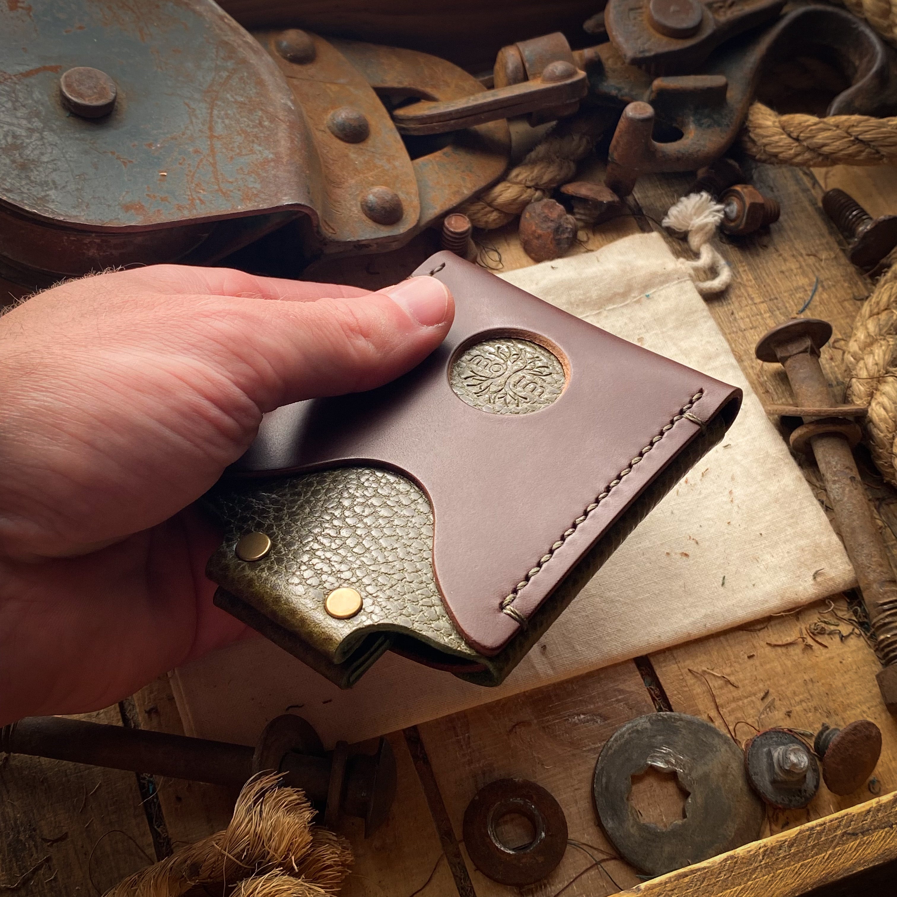 Unique Personalized Wallet with Airtag Holder