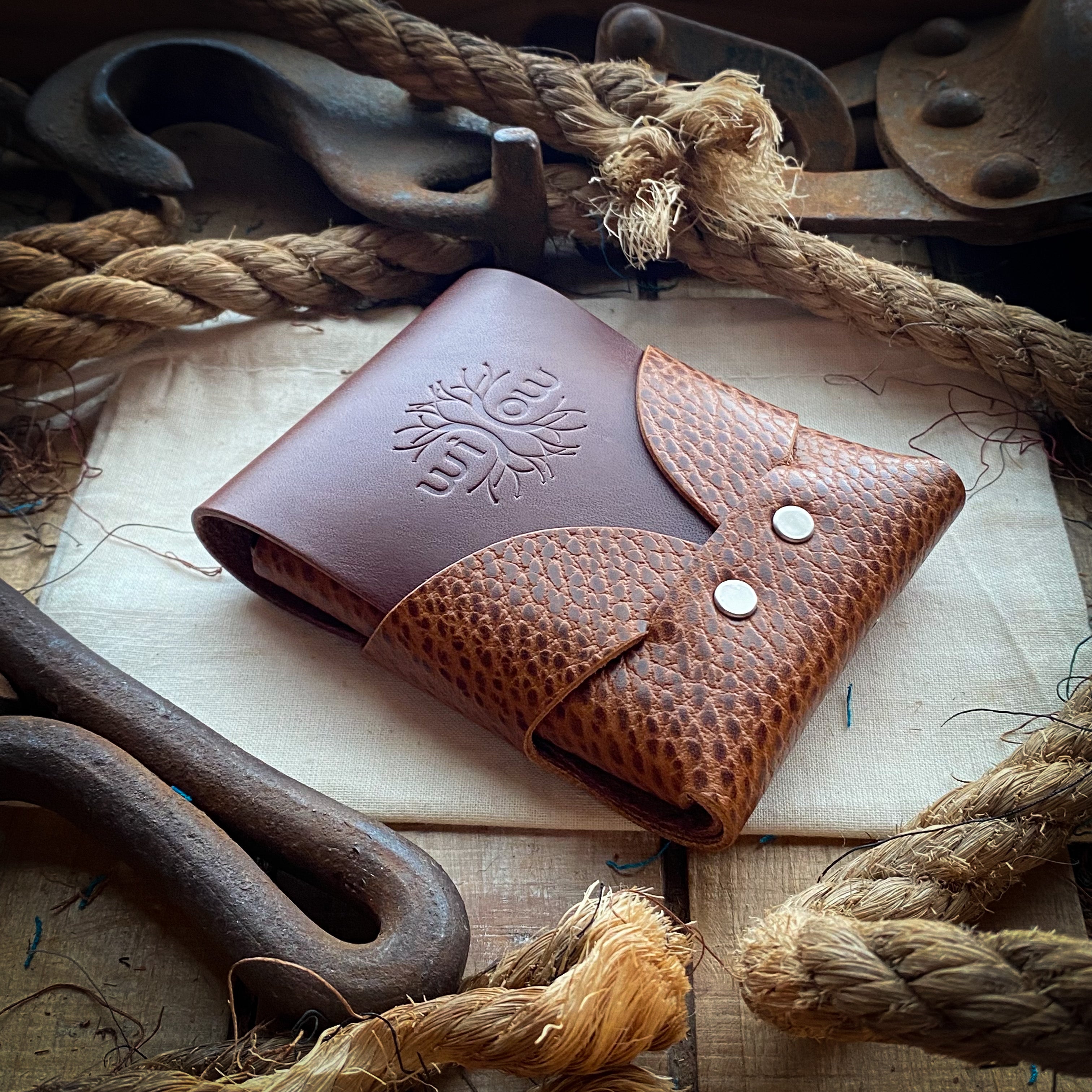 Original Swaddle Minimalist Wallet - Whiskey and Tobacco