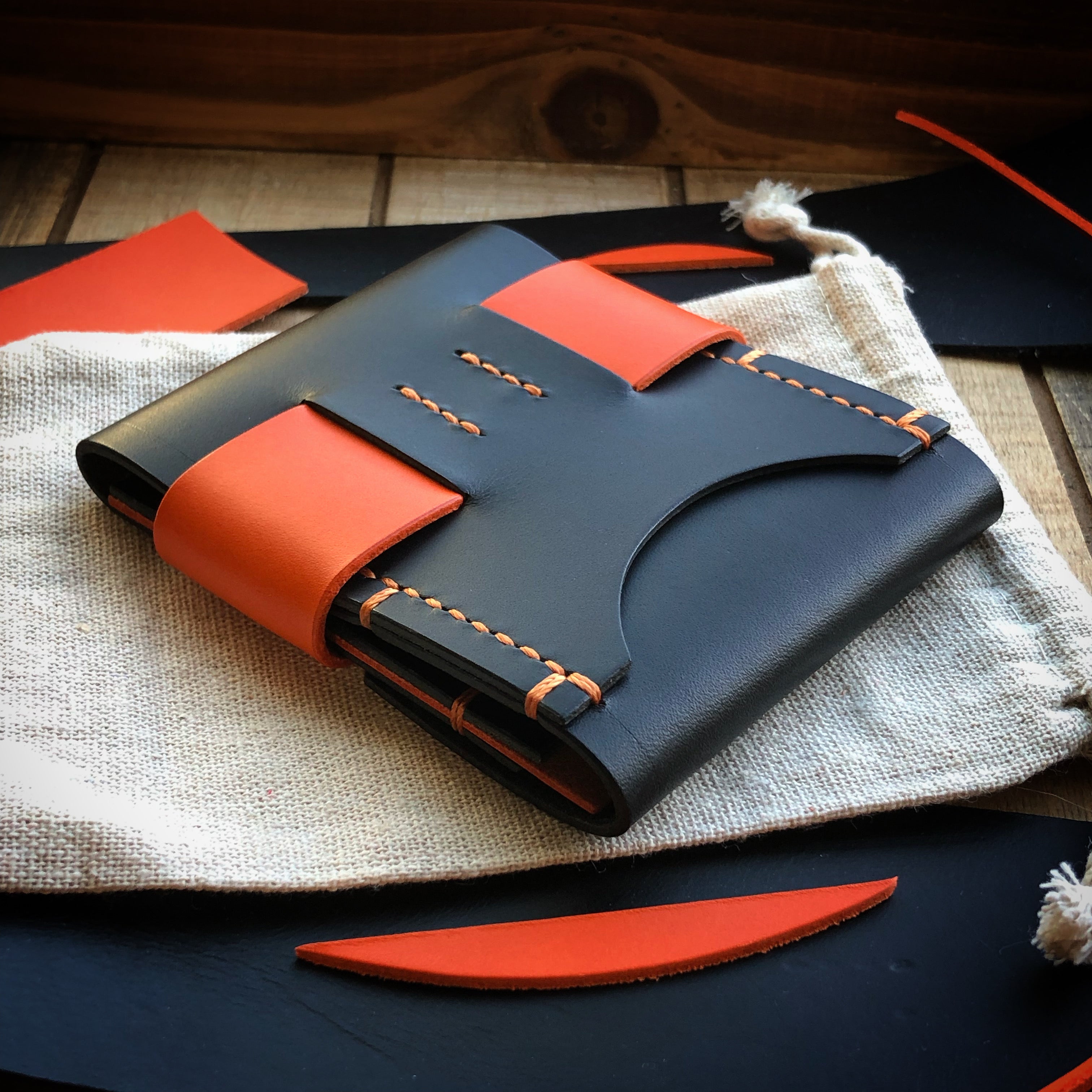 Luxe Minimalist Wallet - Quick Access - Black and Orange