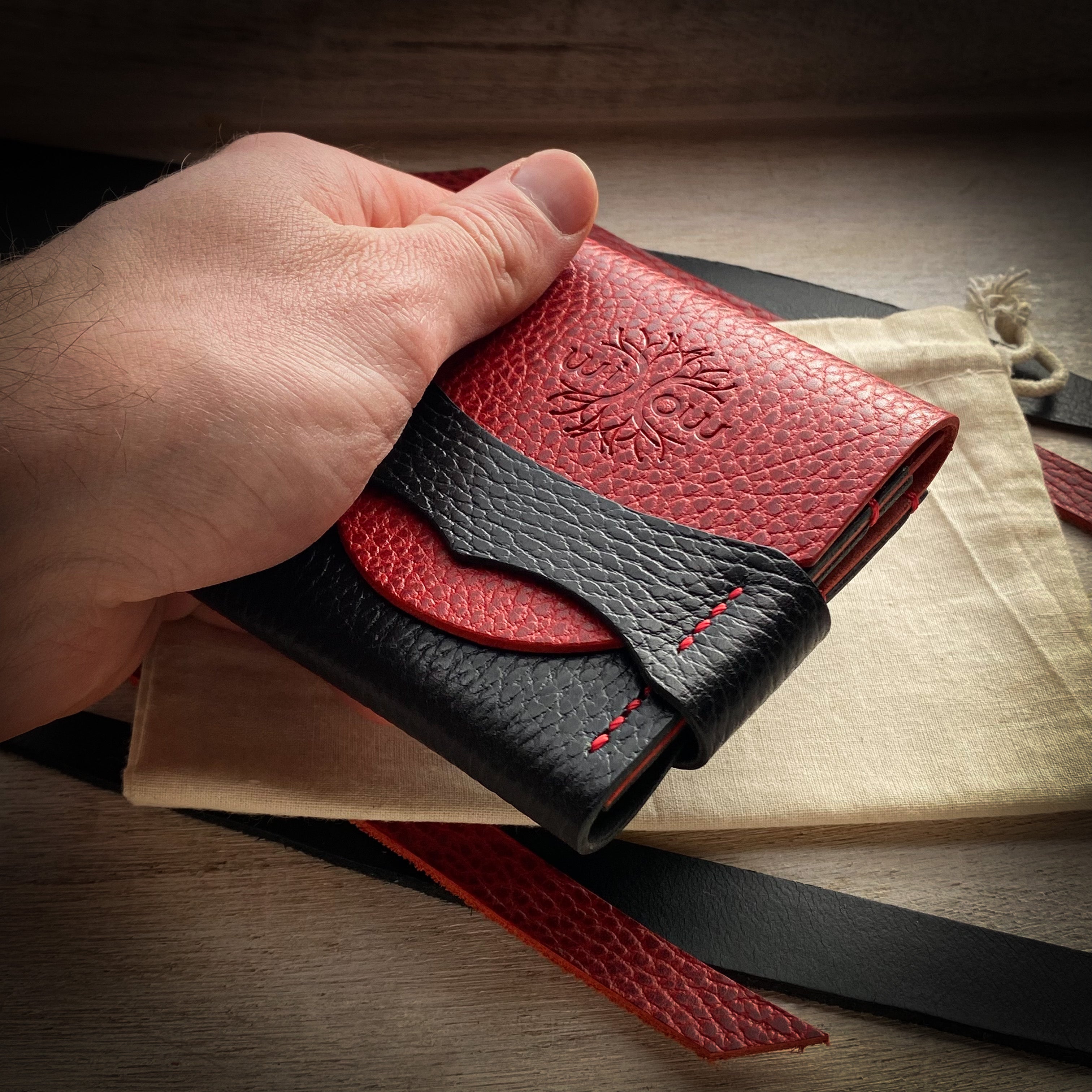 Luxe Minimalist Wallet - Quick Access - Black Dollaro and Red Dollaro