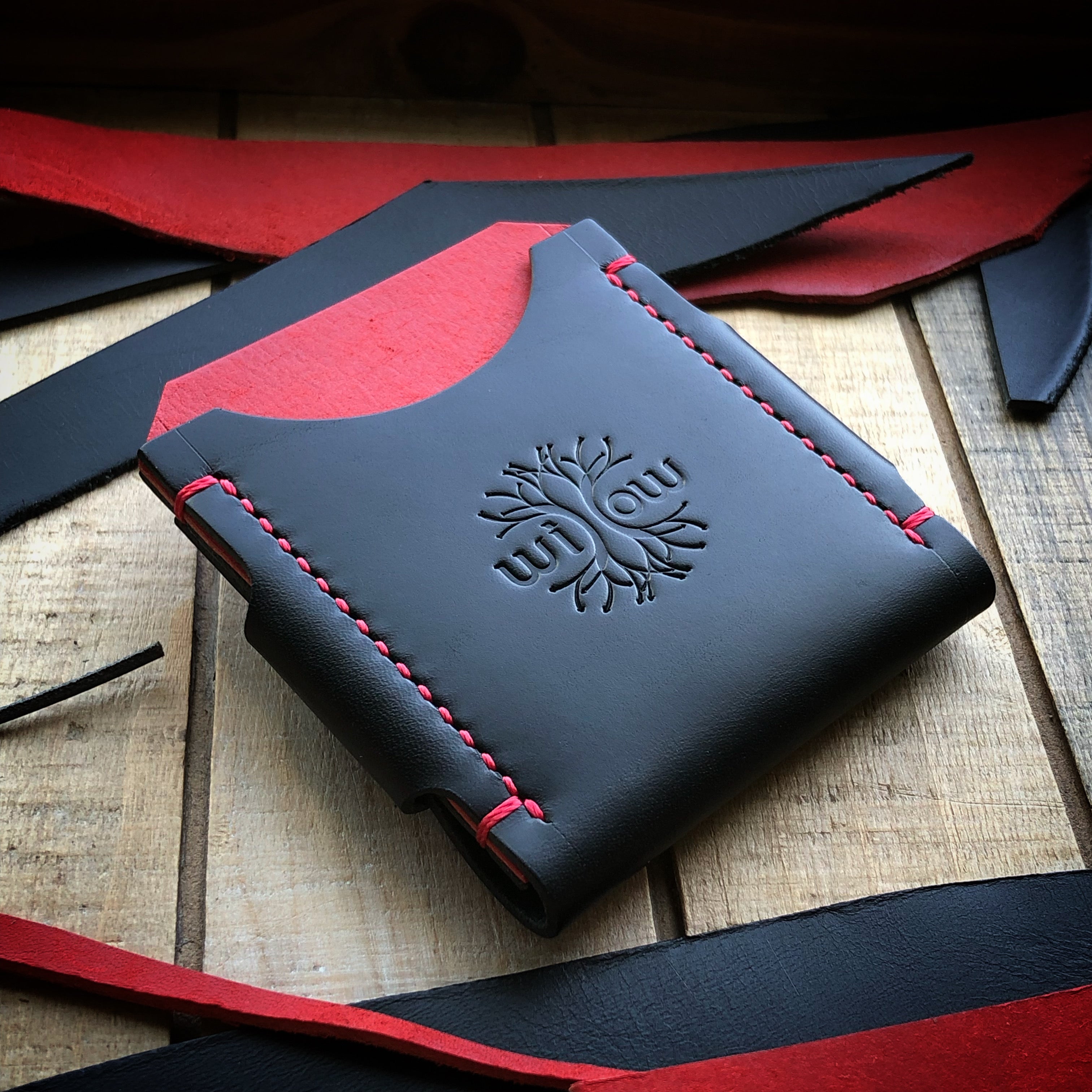 Velox Minimalist Wallet - Black and Red