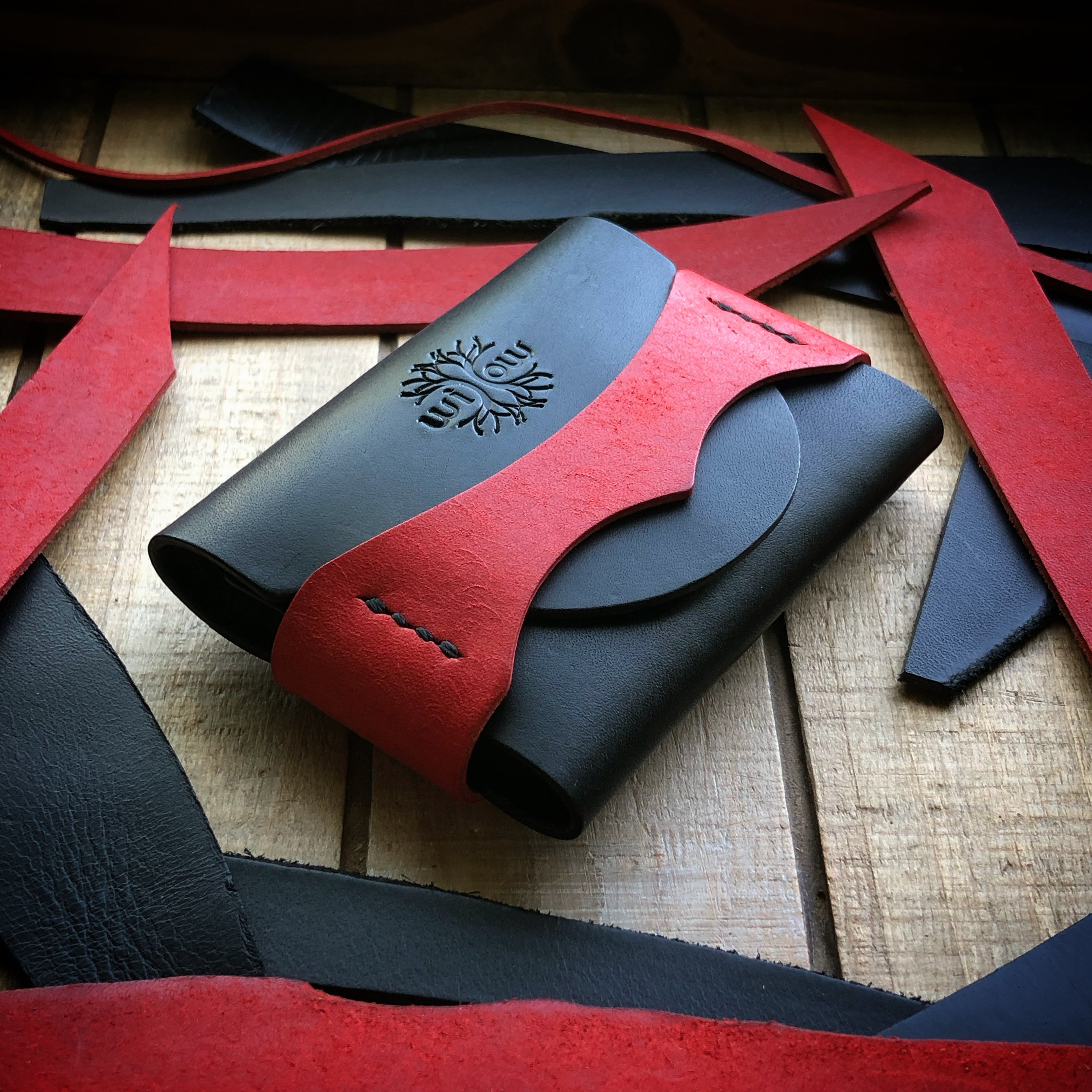 Posh Minimalist Wallet - Black and Red