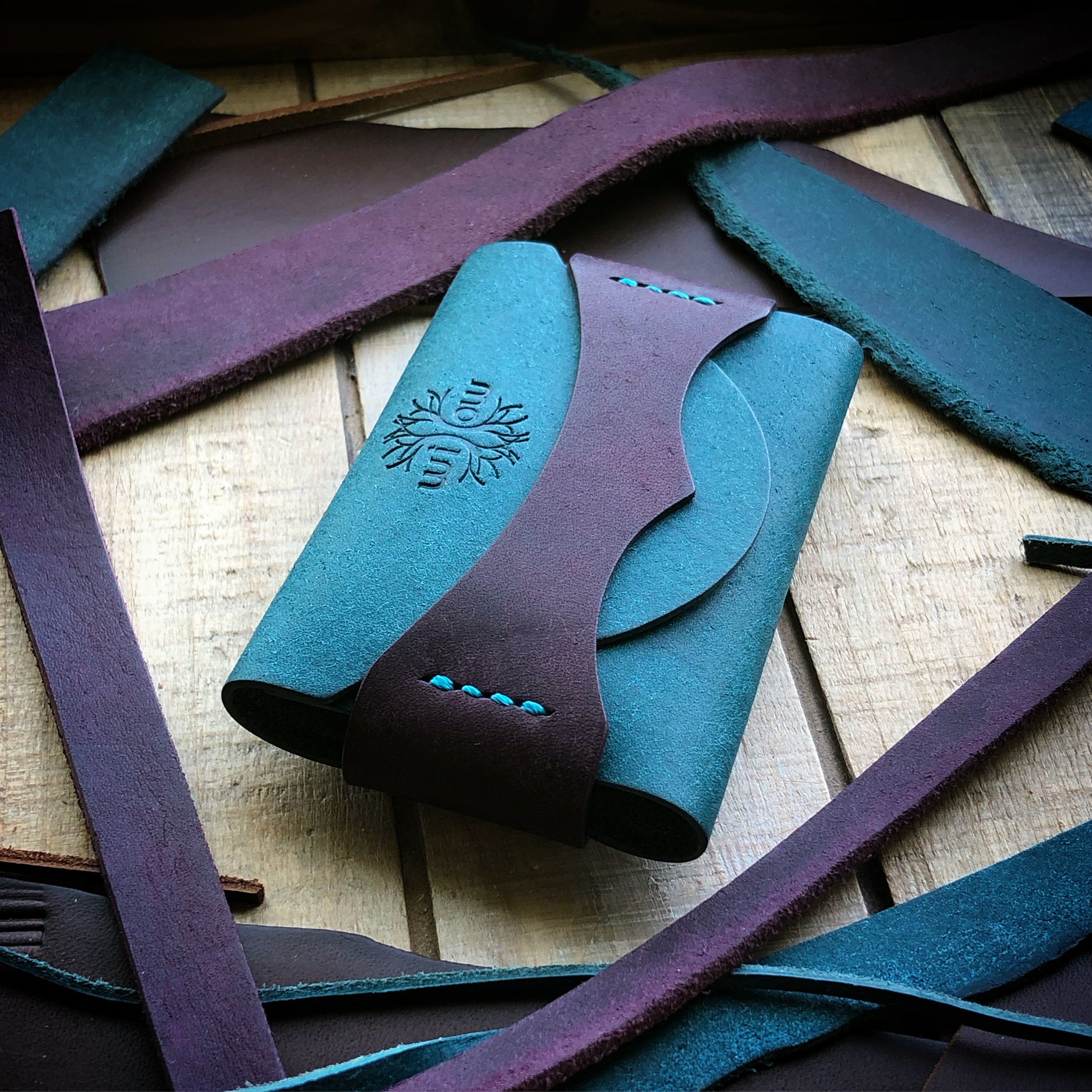 Posh Slim Minimalist Wallet - Turquoise and Violet