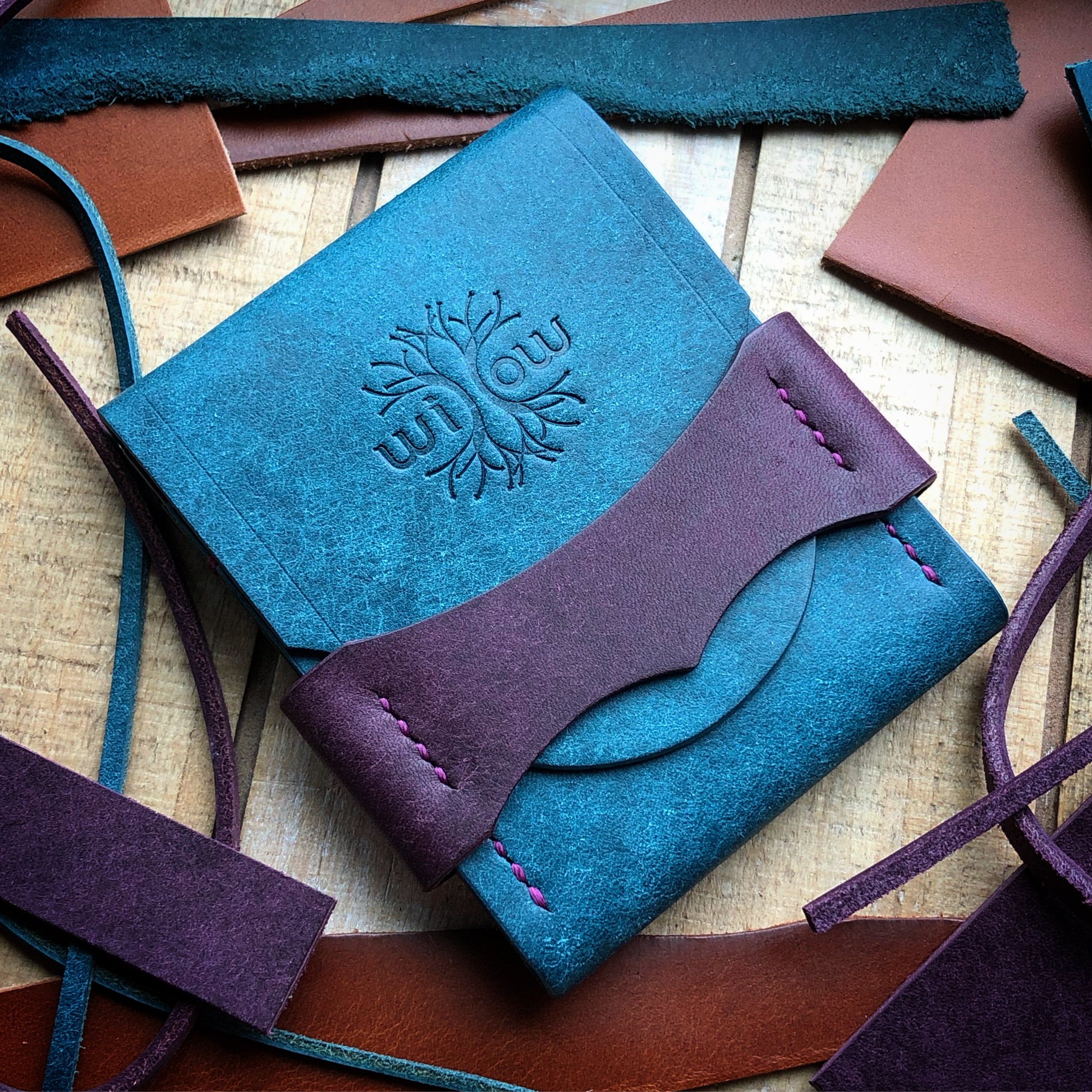 Luxe Minimalist Wallet - Quick Access - Blue and Violet