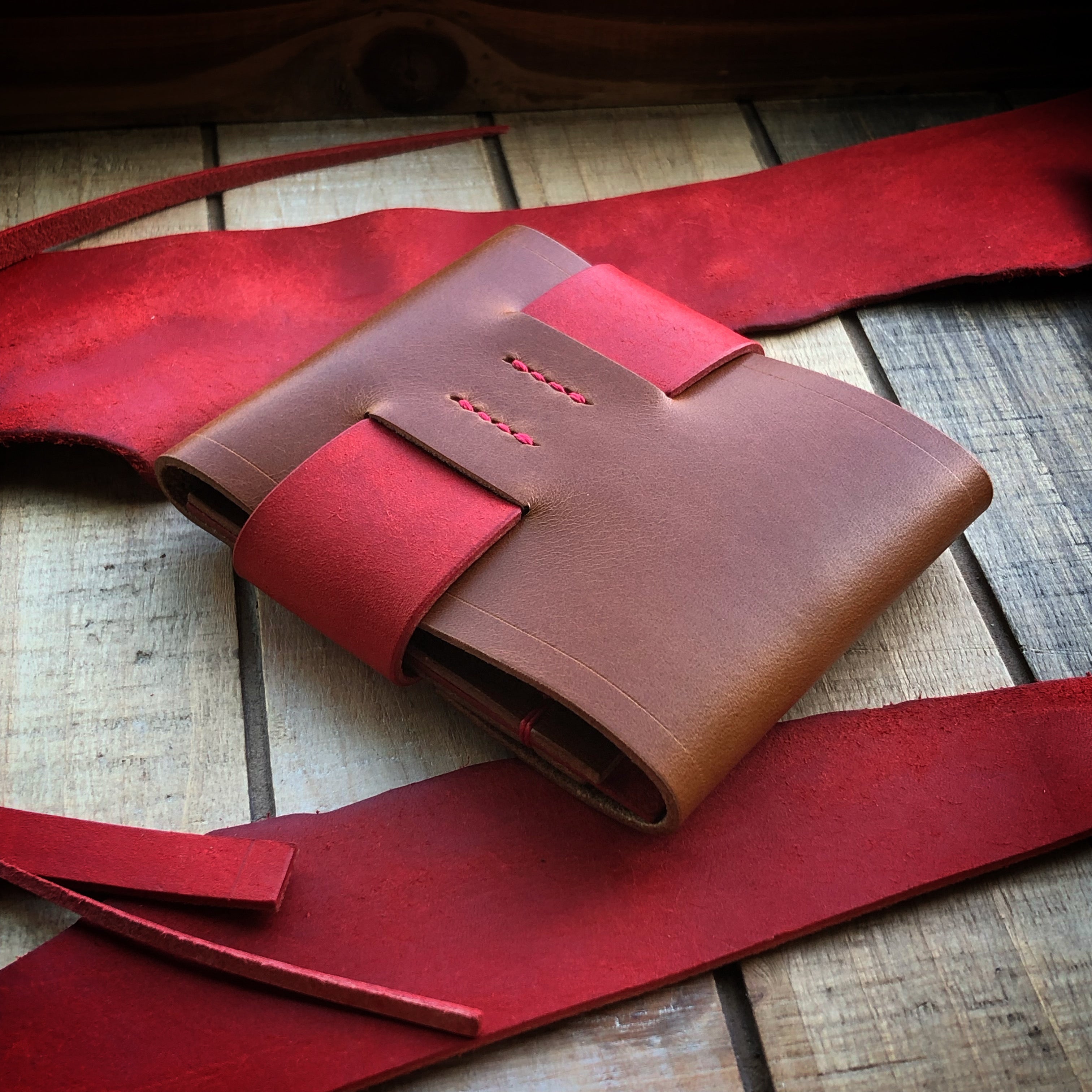 Luxe Minimalist Wallet - Bourbon and Red