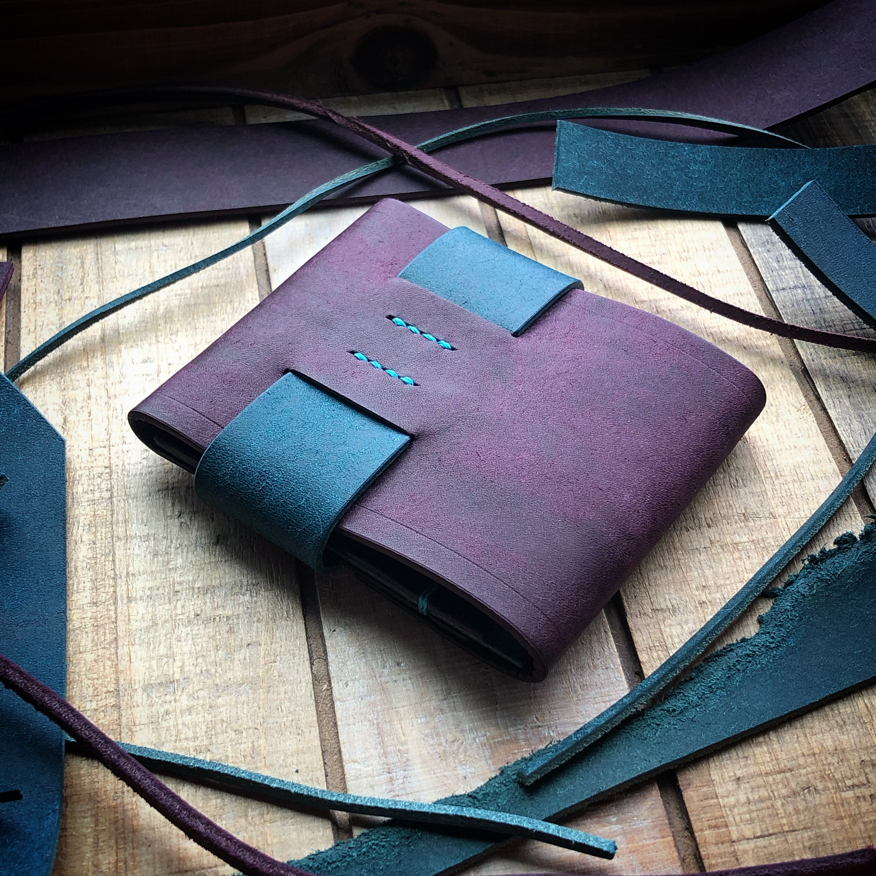 Luxe Minimalist Wallet - Violet and Turquoise