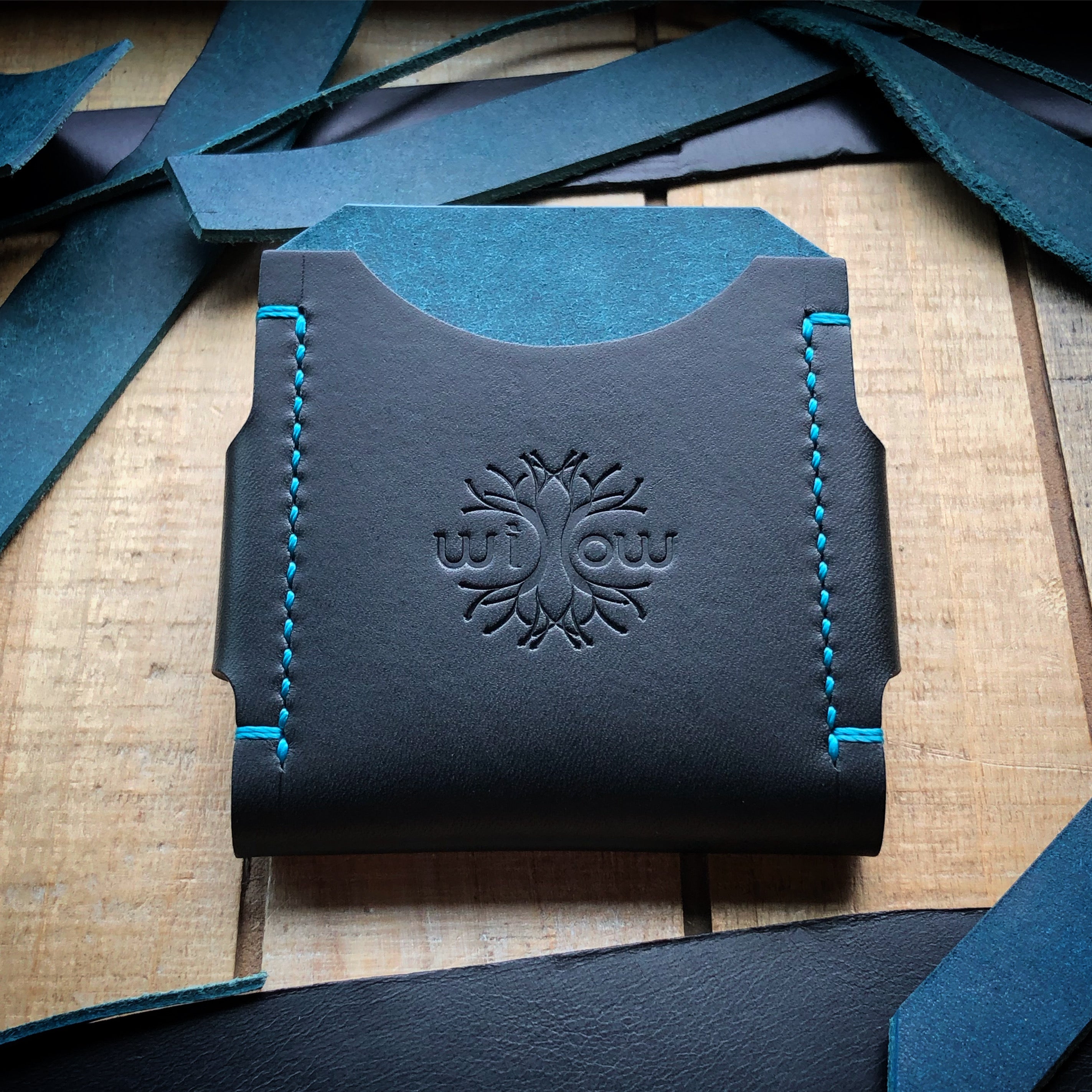 Velox Minimalist Wallet - Black and Blue