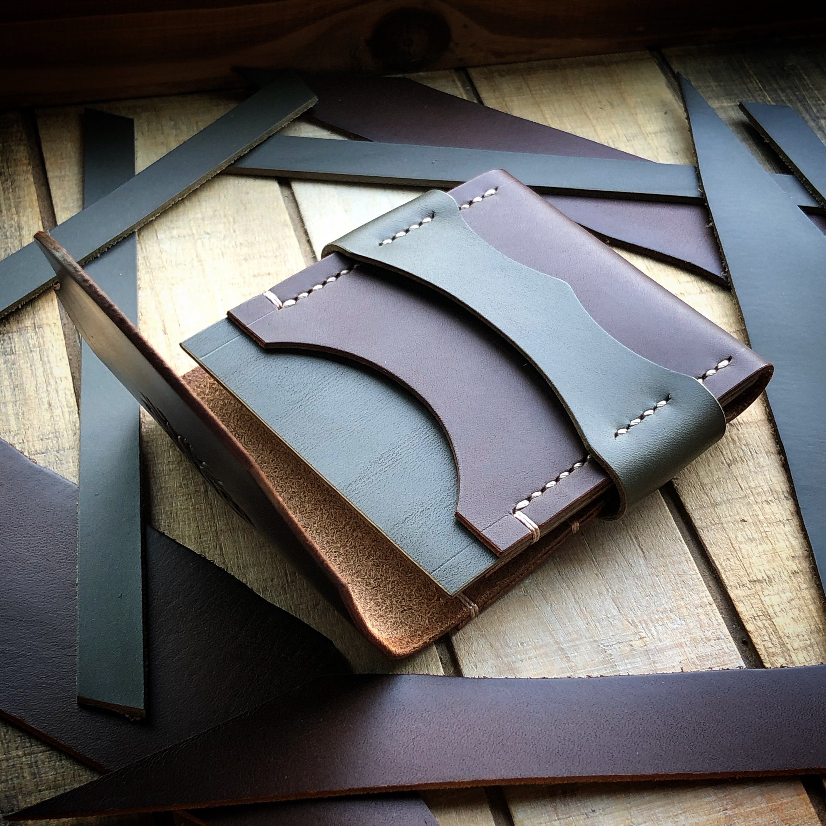 Luxe Minimalist Wallet - Quick Access - Dark Mahogany and Olive Weed