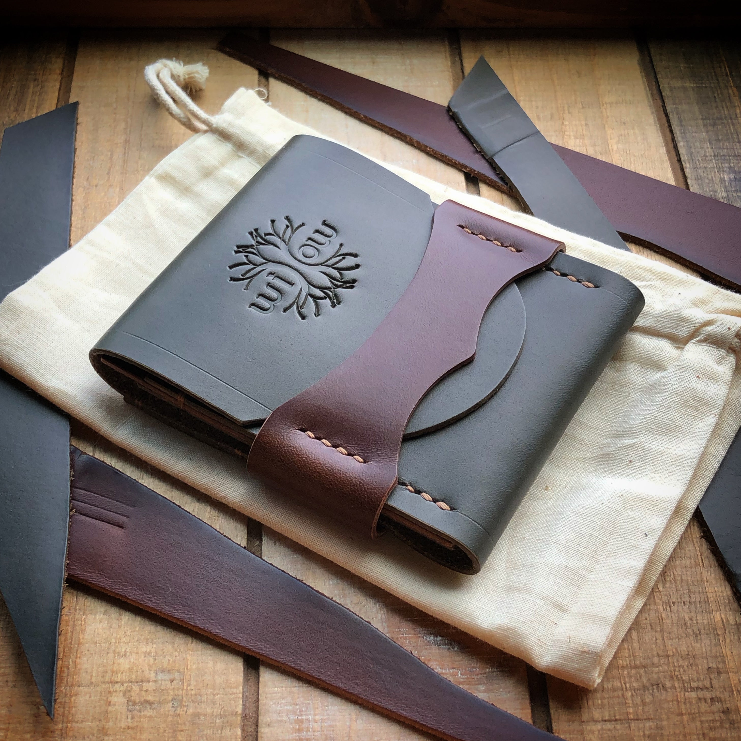 Luxe Minimalist Wallet - Quick Access - Olive Weed and Tobacco