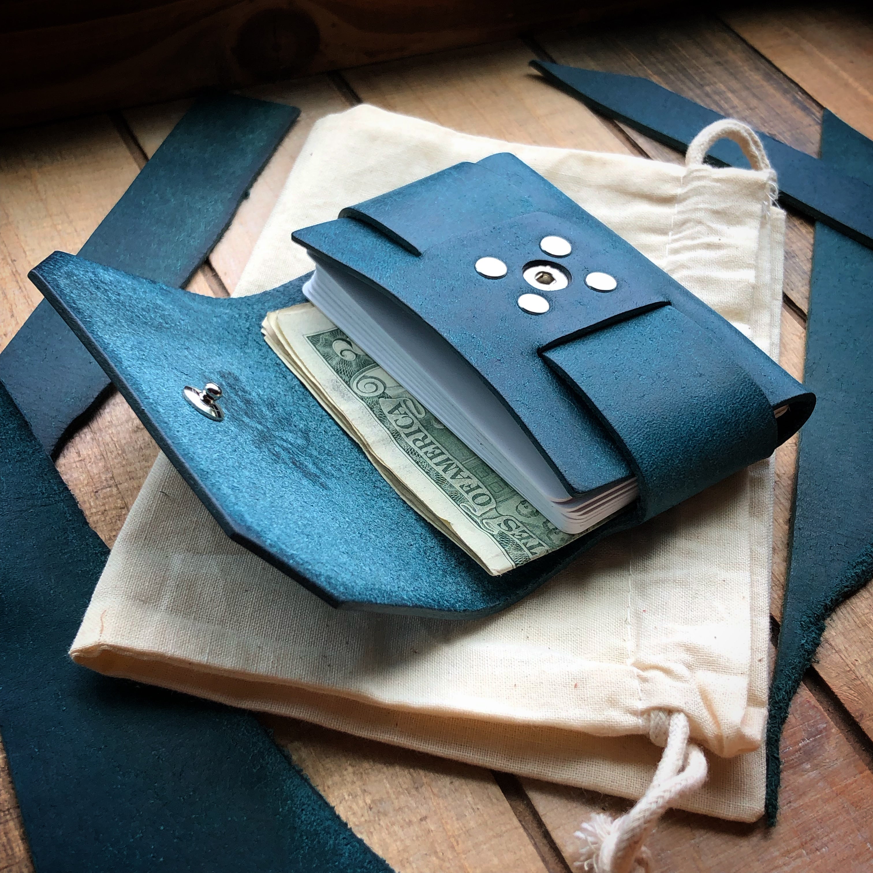 The Milo Stitchless Wallet - Blue