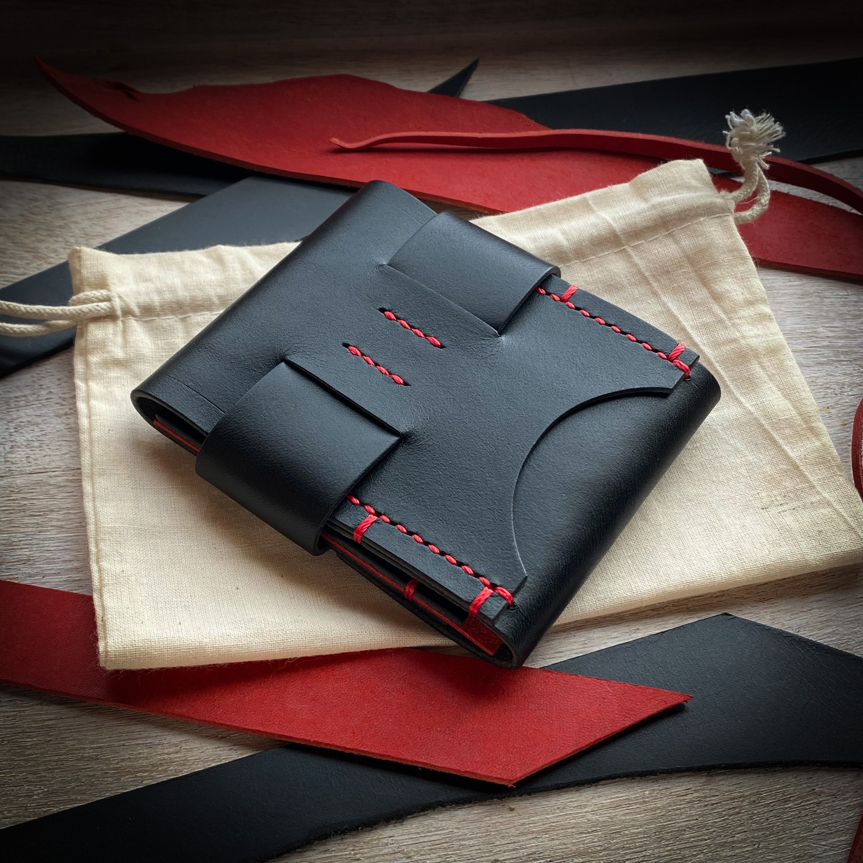 Luxe Minimalist Wallet - Quick Access - Black and Red Inside