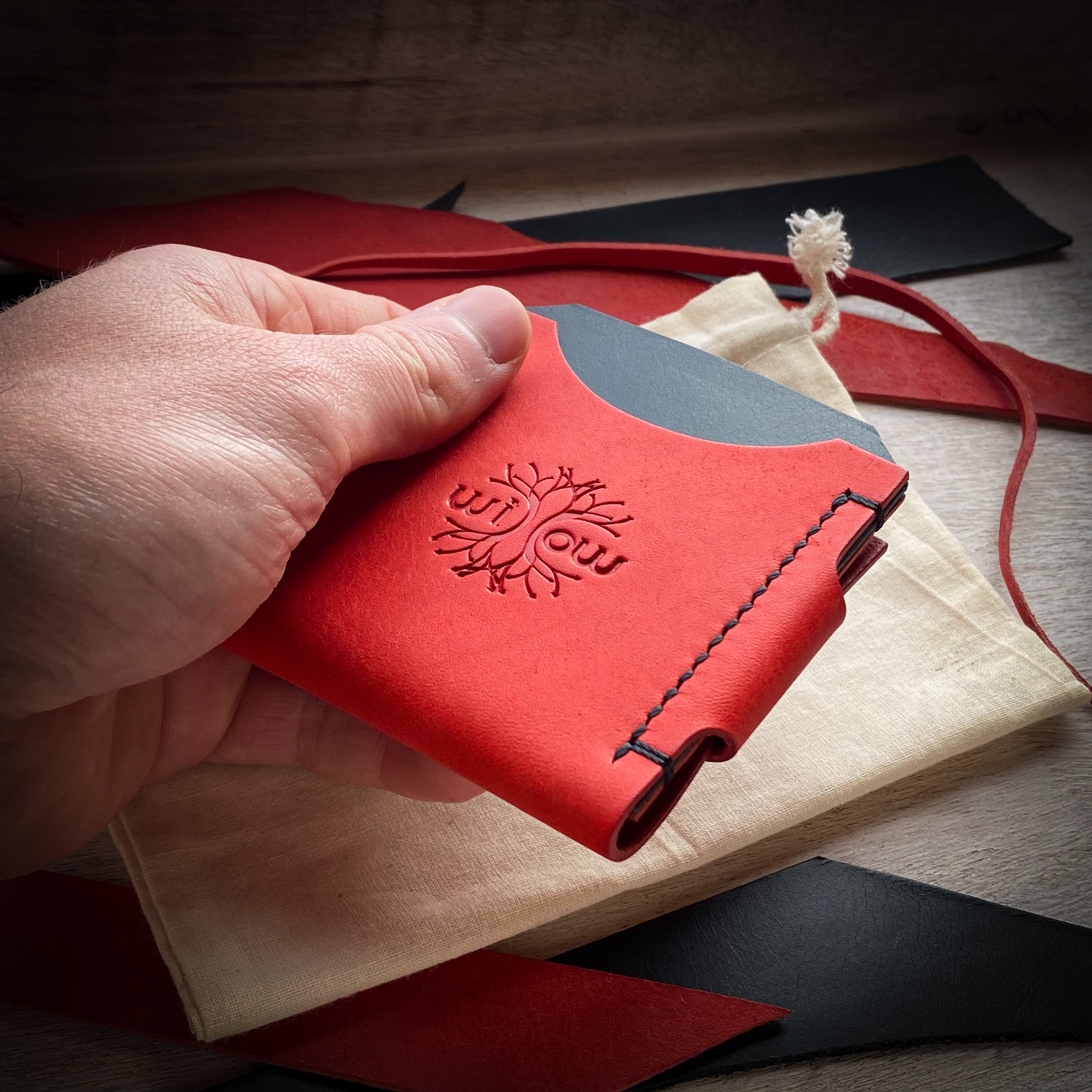 Velox Minimalist Wallet - Red and Black