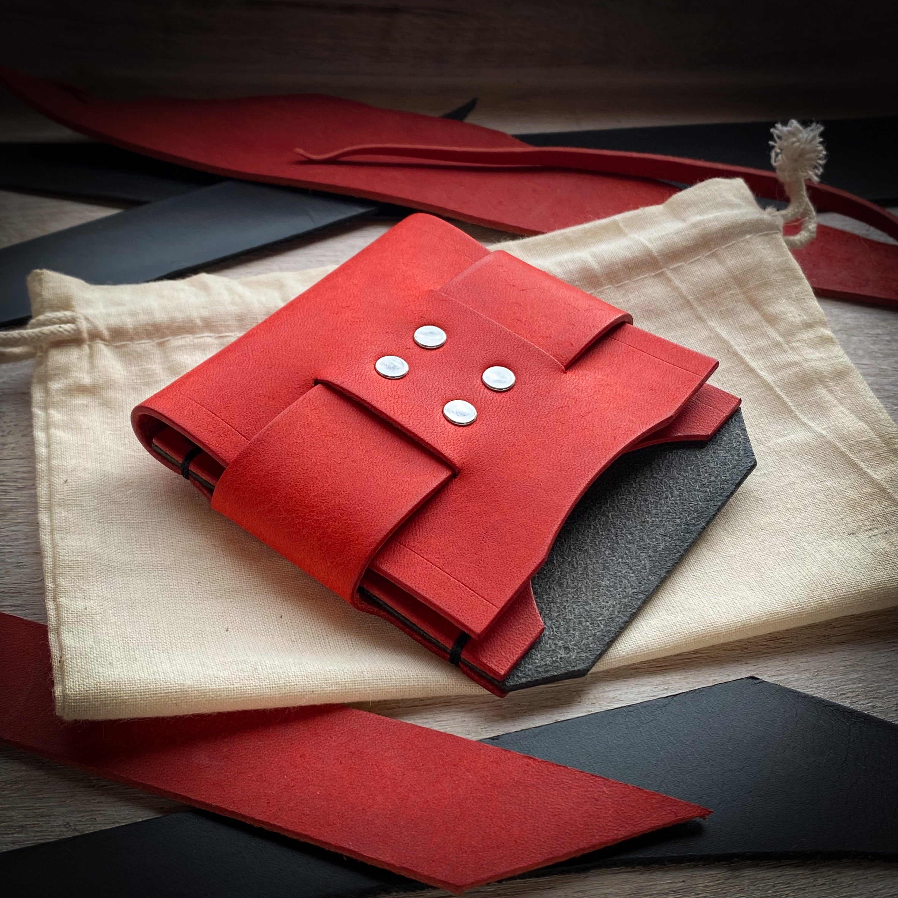 Velox Minimalist Wallet - Red and Black