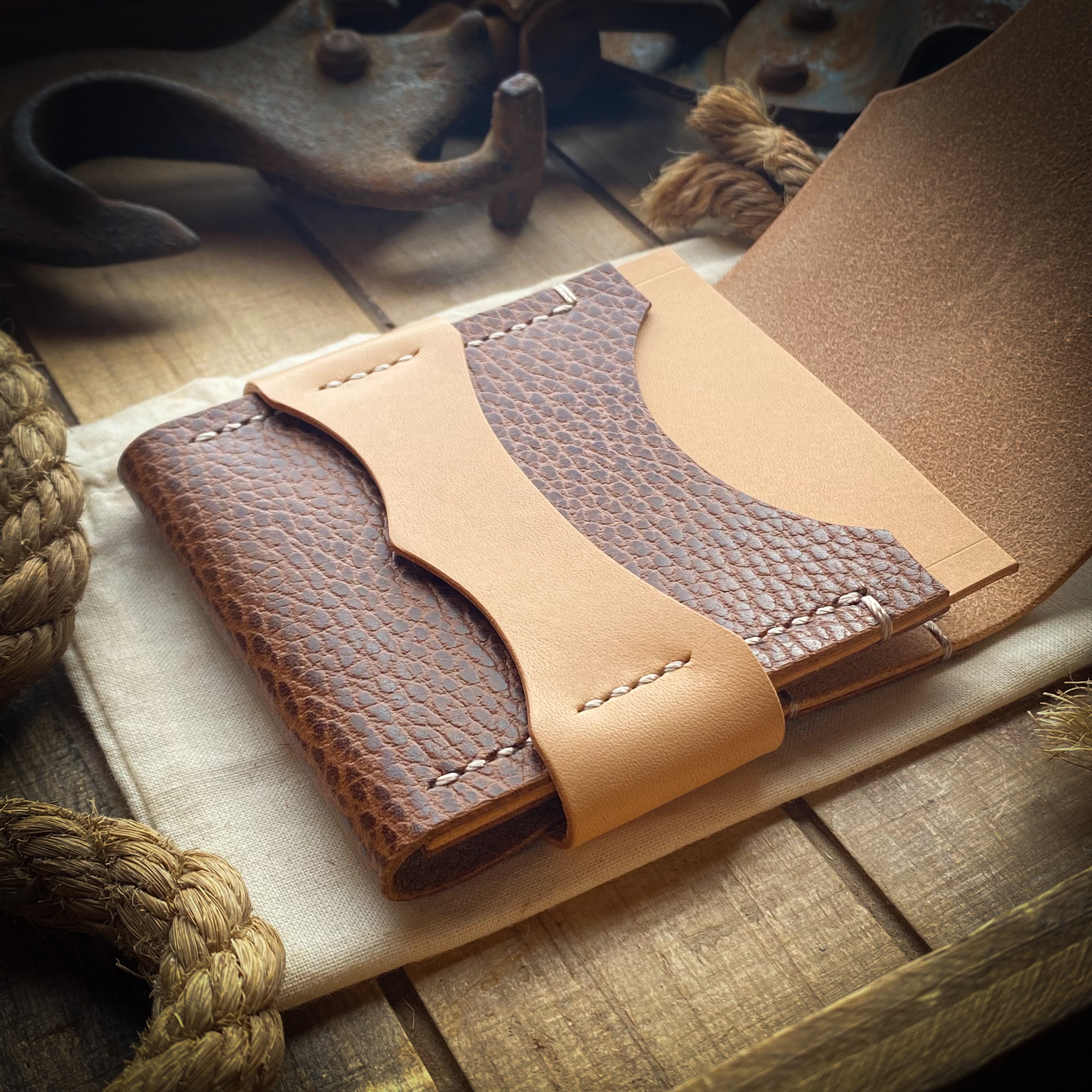 Luxe Minimalist Wallet - Quick Access - Natural and Whiskey Dollaro