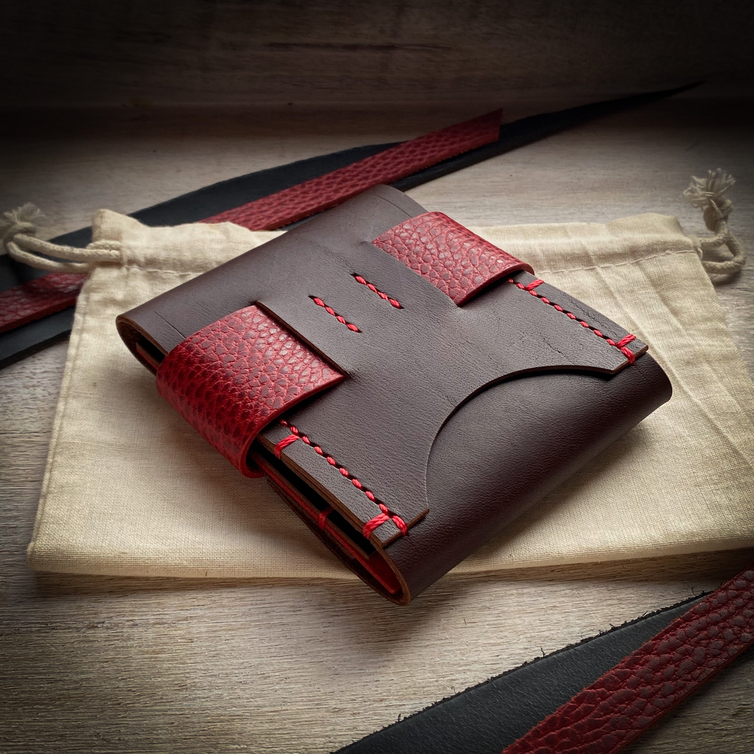 Luxe Minimalist Wallet - Quick Access - Dark Mahogany and Red Dollaro