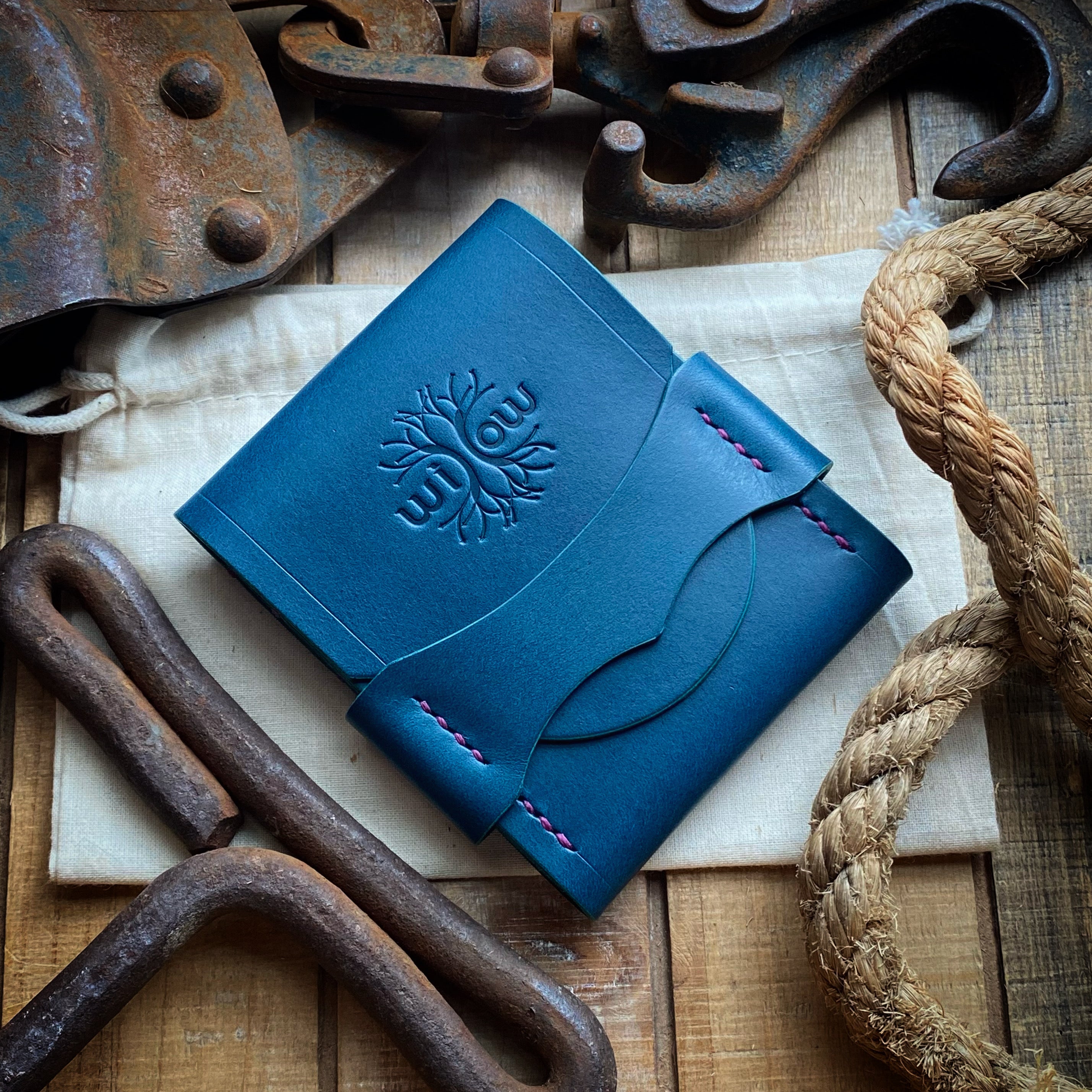 Luxe Minimalist Wallet - Quick Access - Ocean Blue