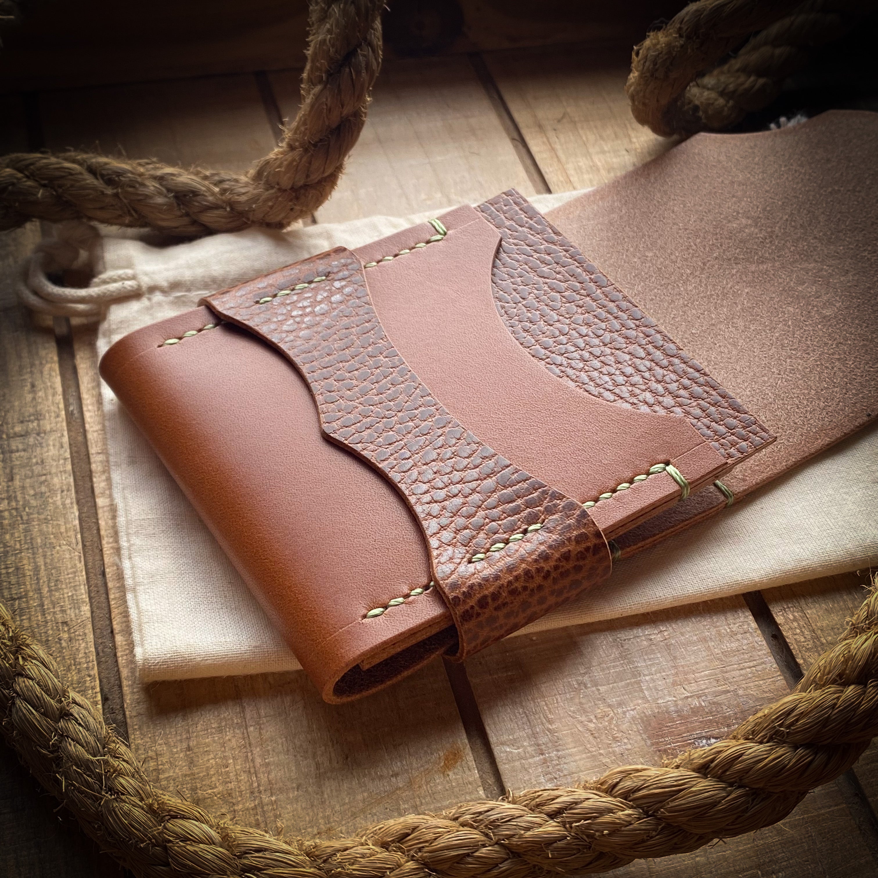 Luxe Minimalist Wallet - Quick Access - Bourbon and Whiskey Dollaro