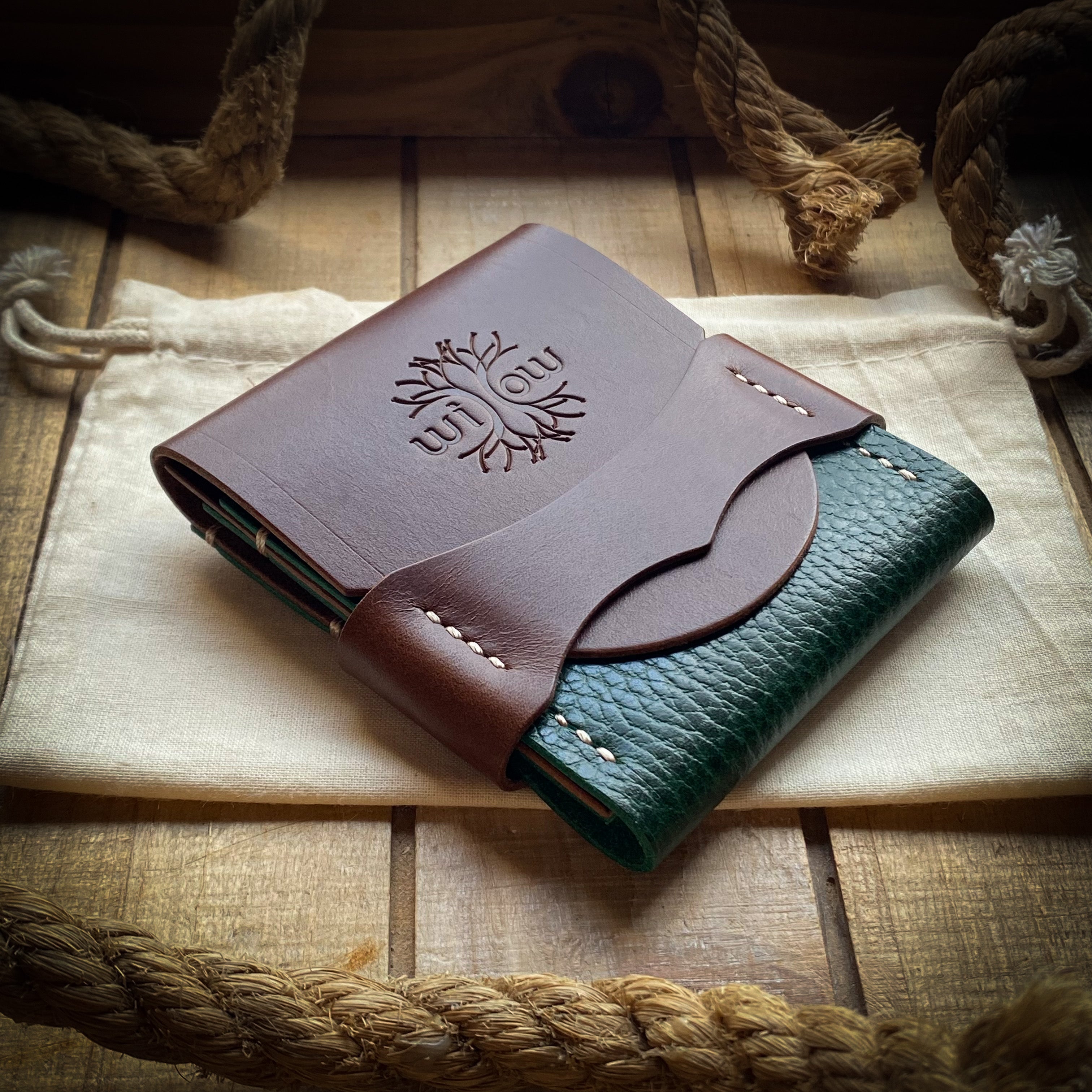 Luxe Minimalist Wallet - Quick Access - Tobacco and Green Dollaro